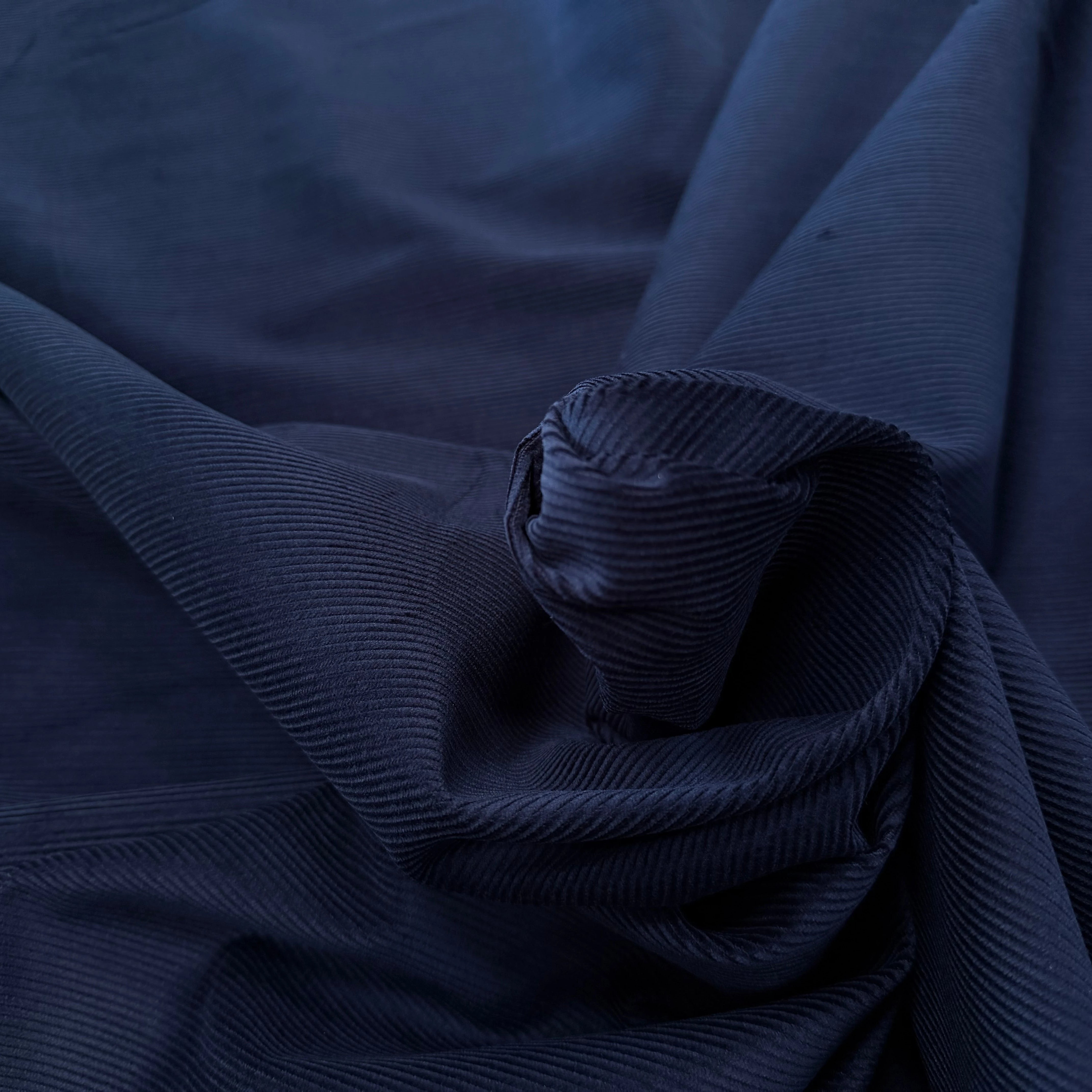 VELOURS COTELE EN COTON 1000 RAIES BLEU MARINE - My Little Coupon