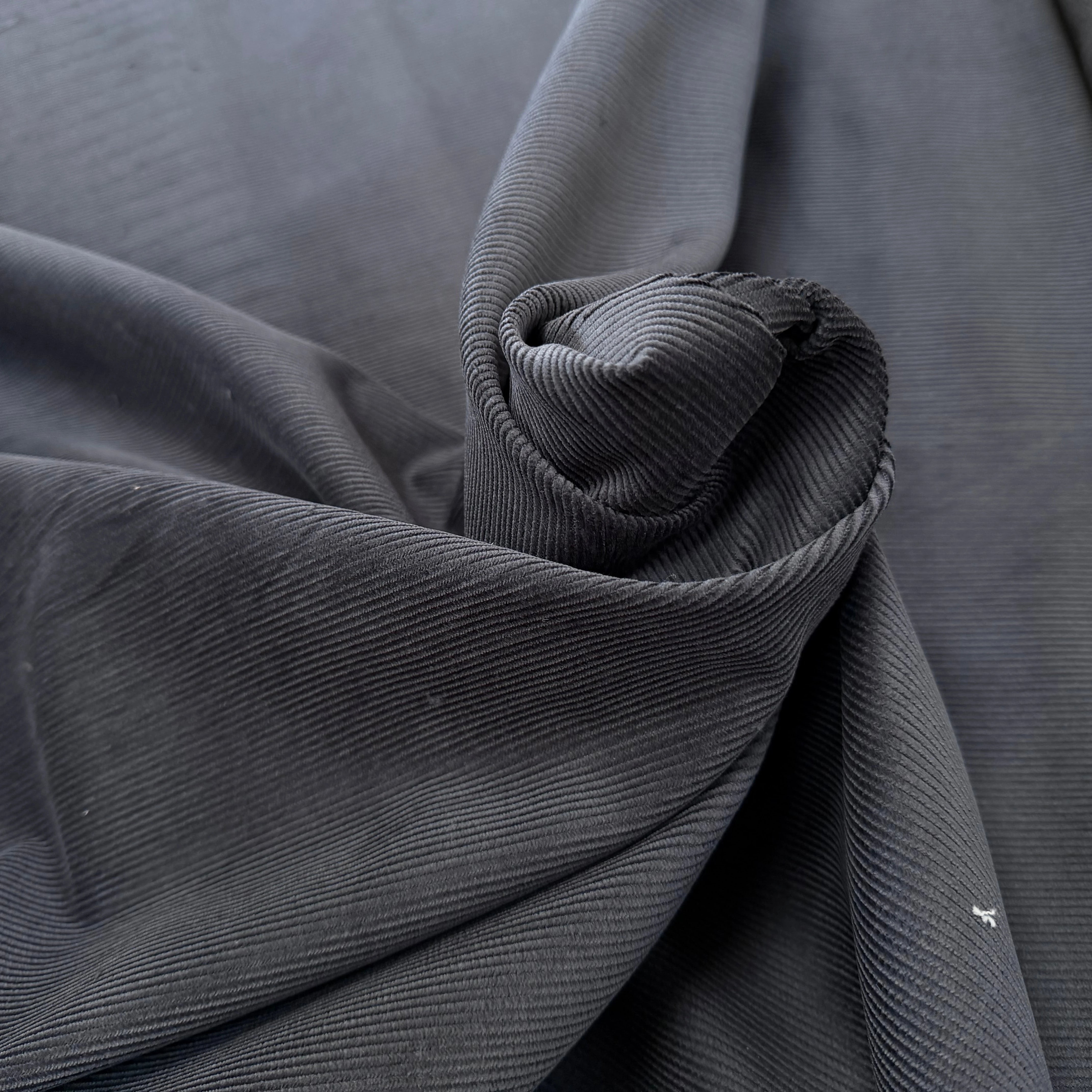 VELOURS COTELE EN COTON 1000 RAIES GRIS FONCE - My Little Coupon