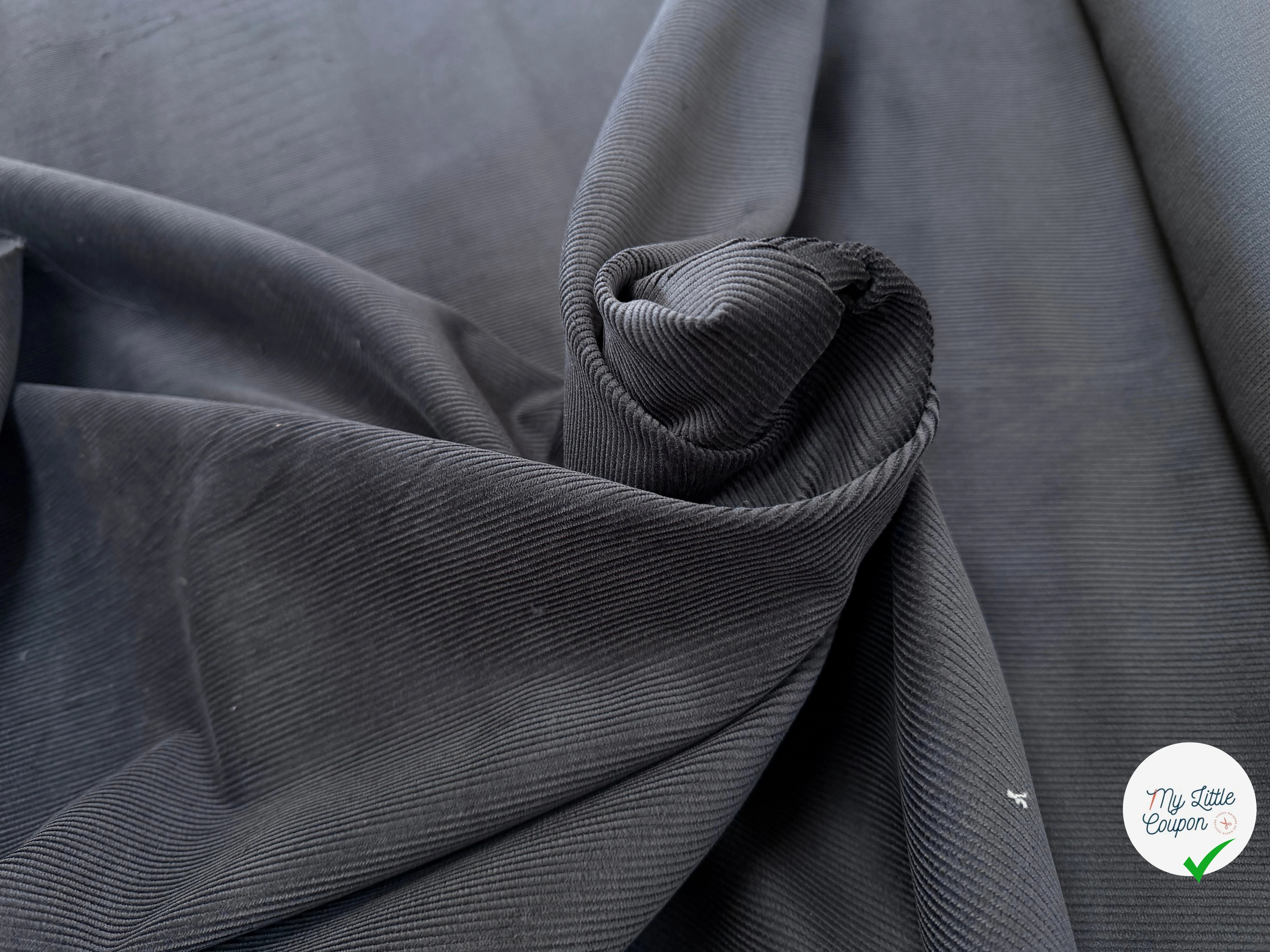 VELOURS COTELE EN COTON 1000 RAIES GRIS FONCE - My Little Coupon