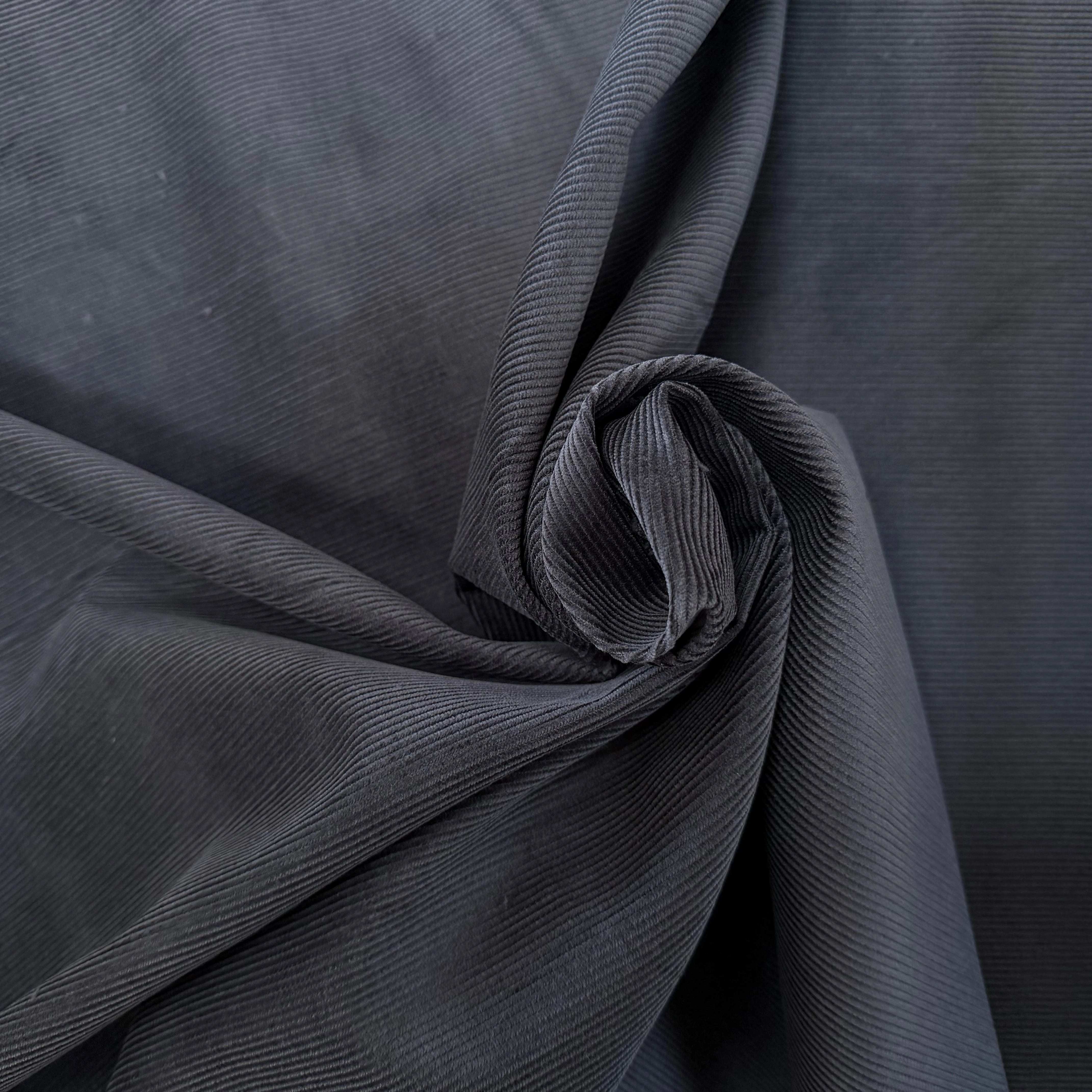 VELOURS COTELE EN COTON 1000 RAIES GRIS FONCE - My Little Coupon