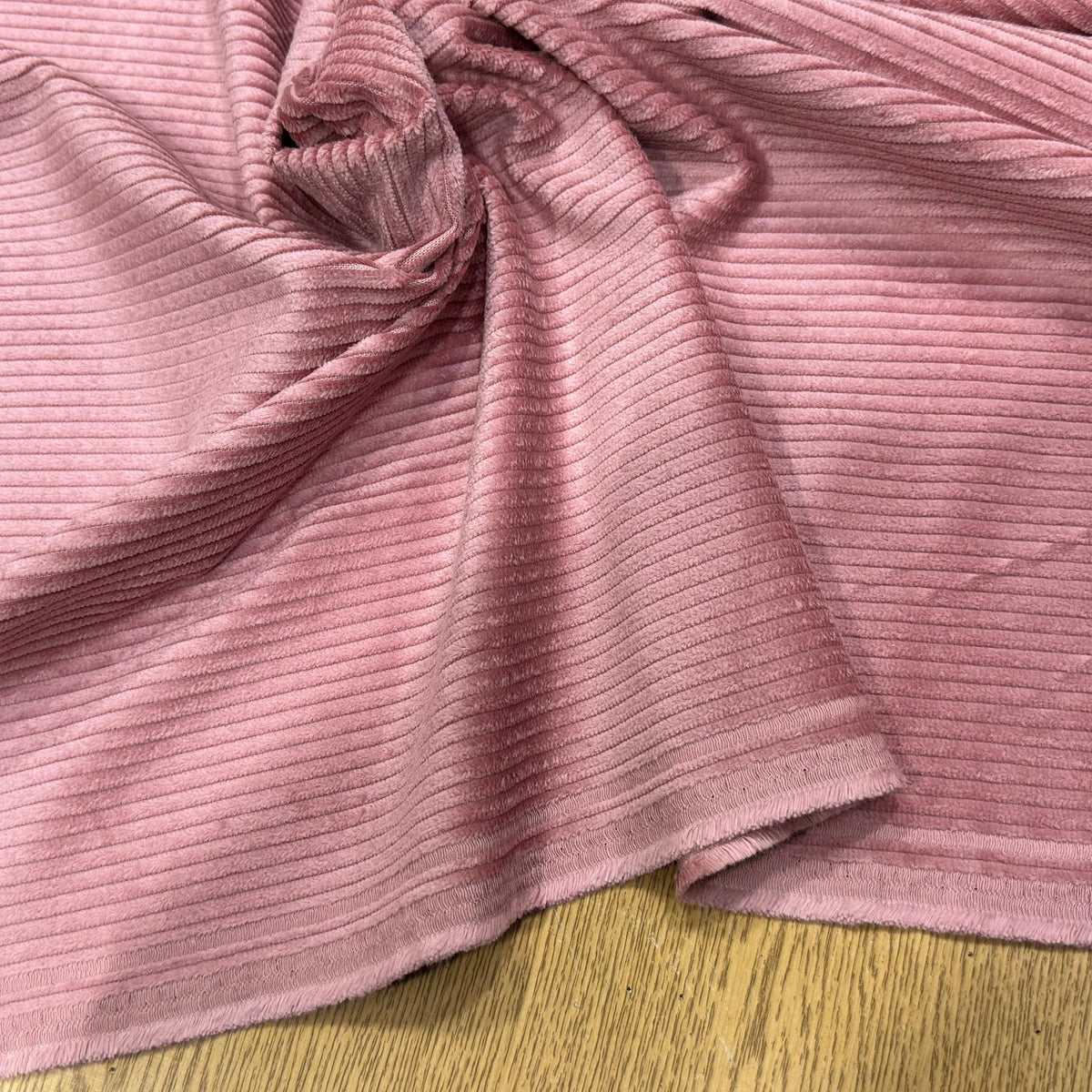 VELOURS DE COTON CLASSIQUE CÂBLÉ ROSE 85% COTON - My Little Coupon