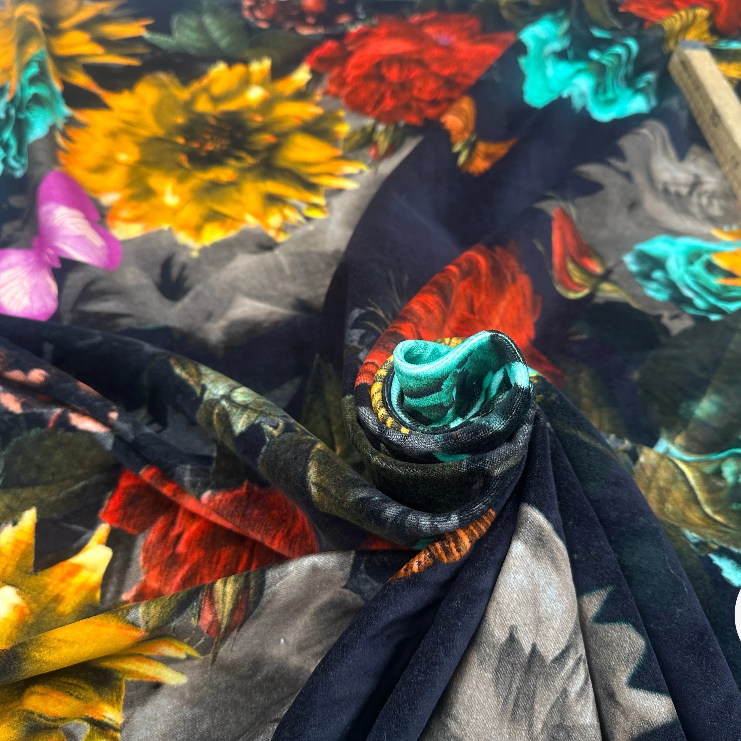 VELOURS DE COTON IMPRIMÉ FLORAL ET PAPILLONS BLACK MLC INTERN