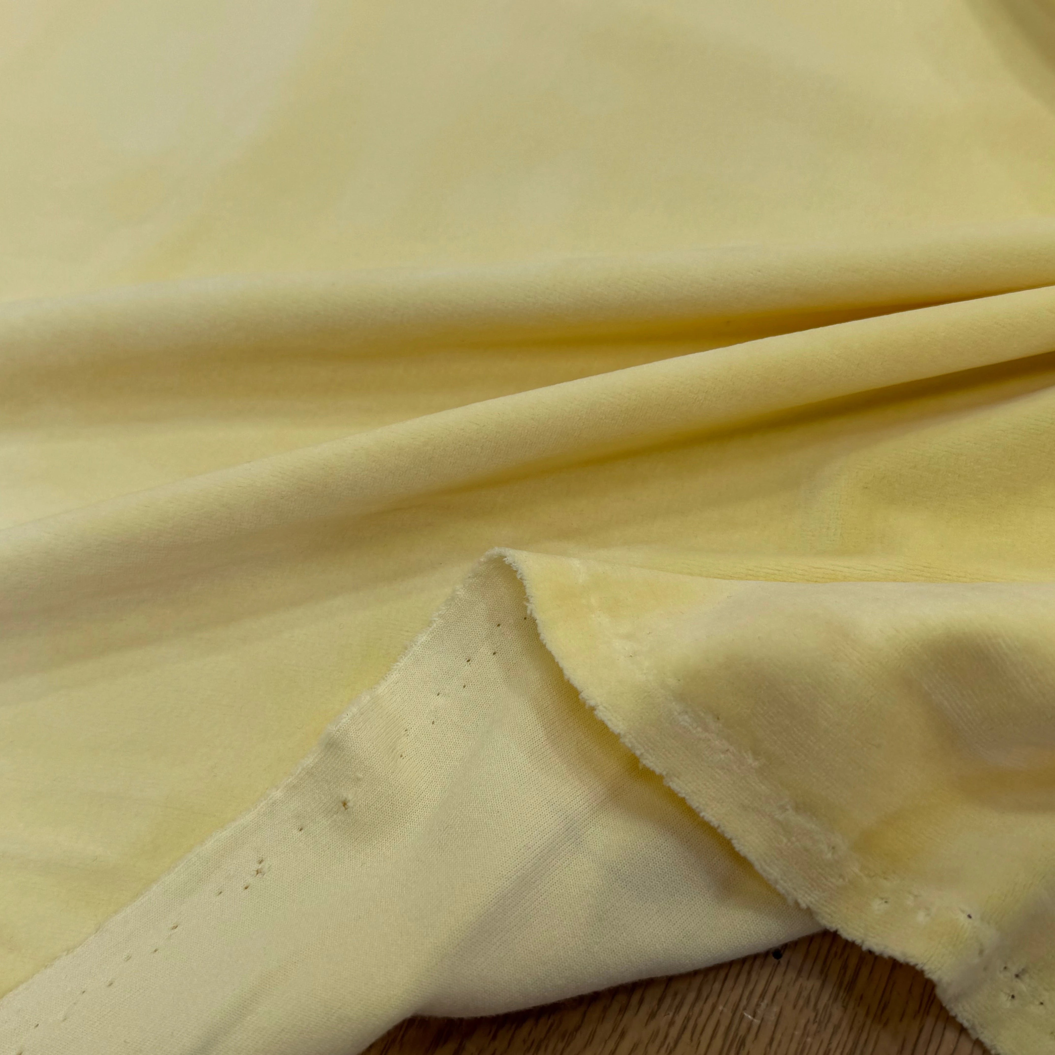 VELOURS DE COTON MOUSSE STRETCH PALE YELLOW TOUCHER DOUX - My Little Coupon