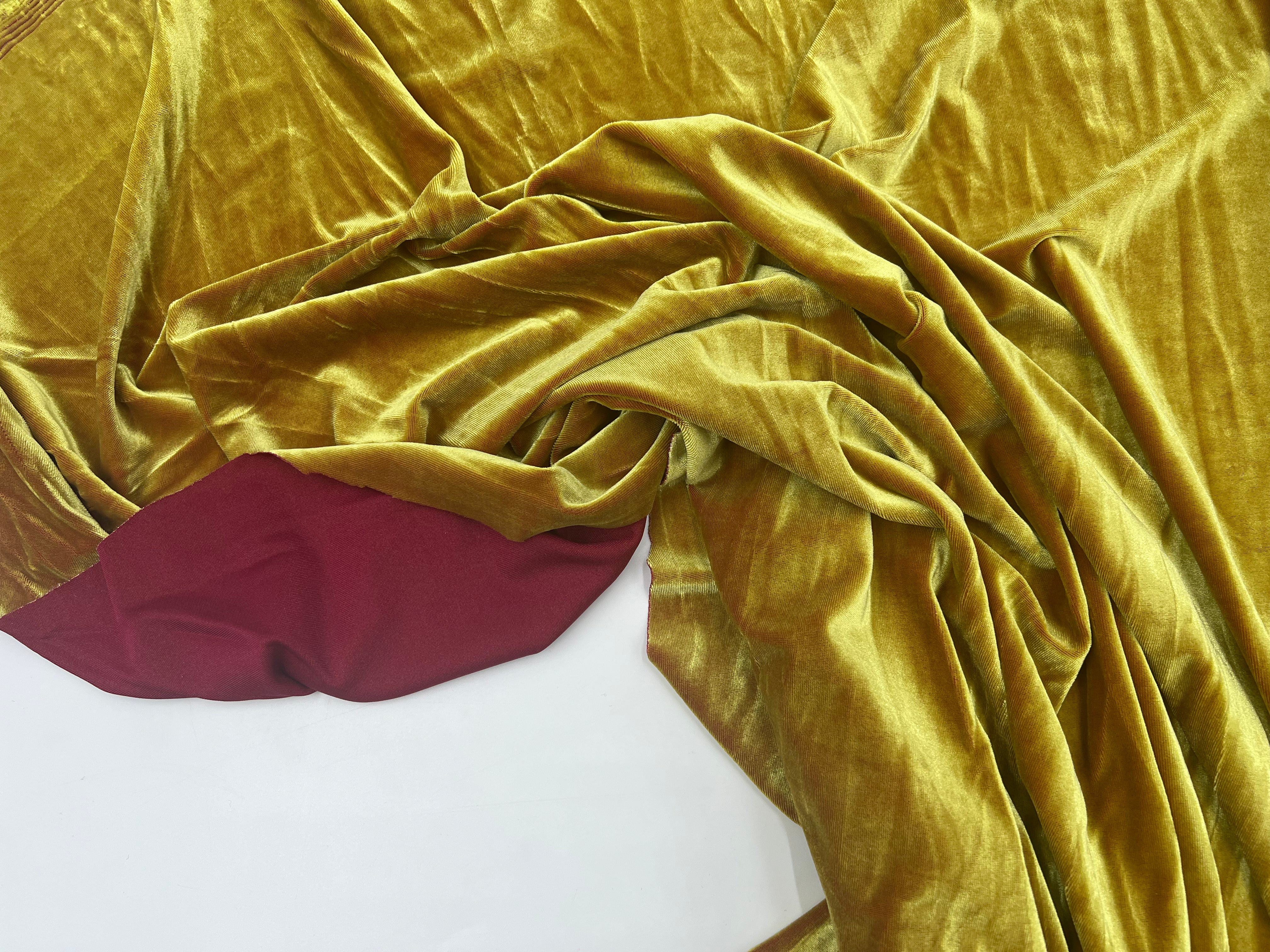 VELOURS DE SOIE MAILLE JAUNE D'OR MSO