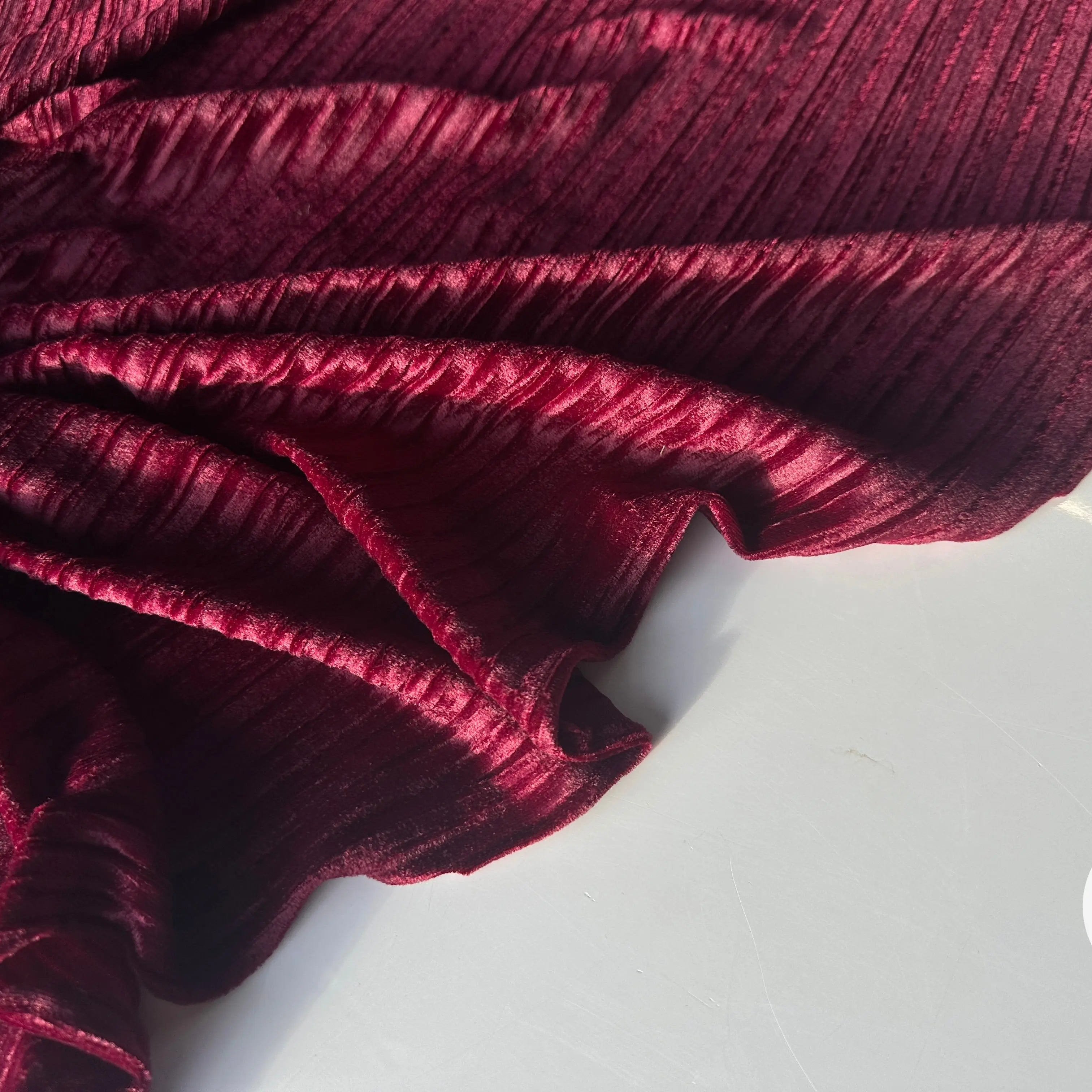 VELOURS PLISSÉ ROUGE LIE DE VIN MLC INTERN