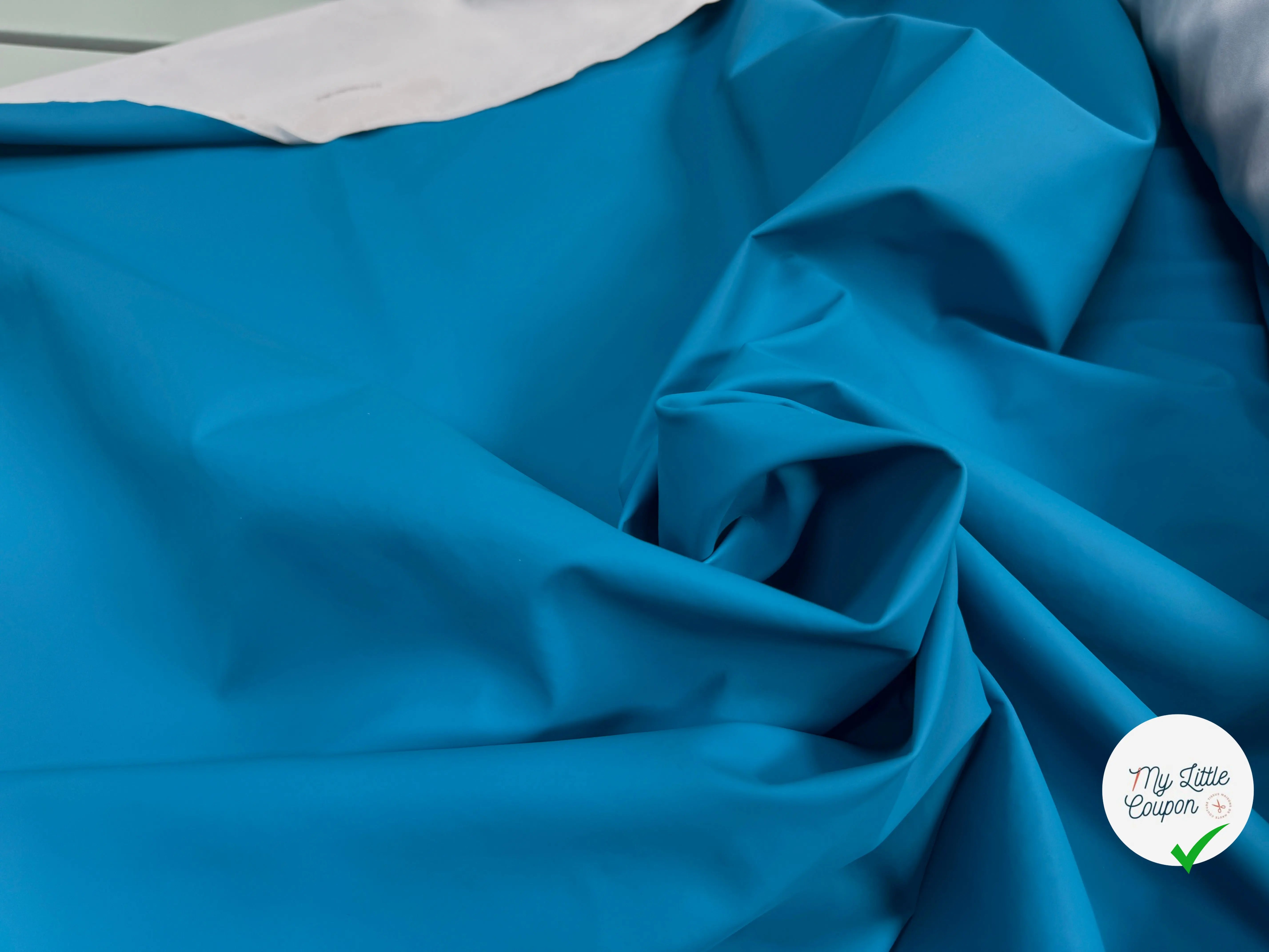 VINYLE MATE QUALITÉ COUTURE BLEU LOURD SUBLIME - My Little Coupon