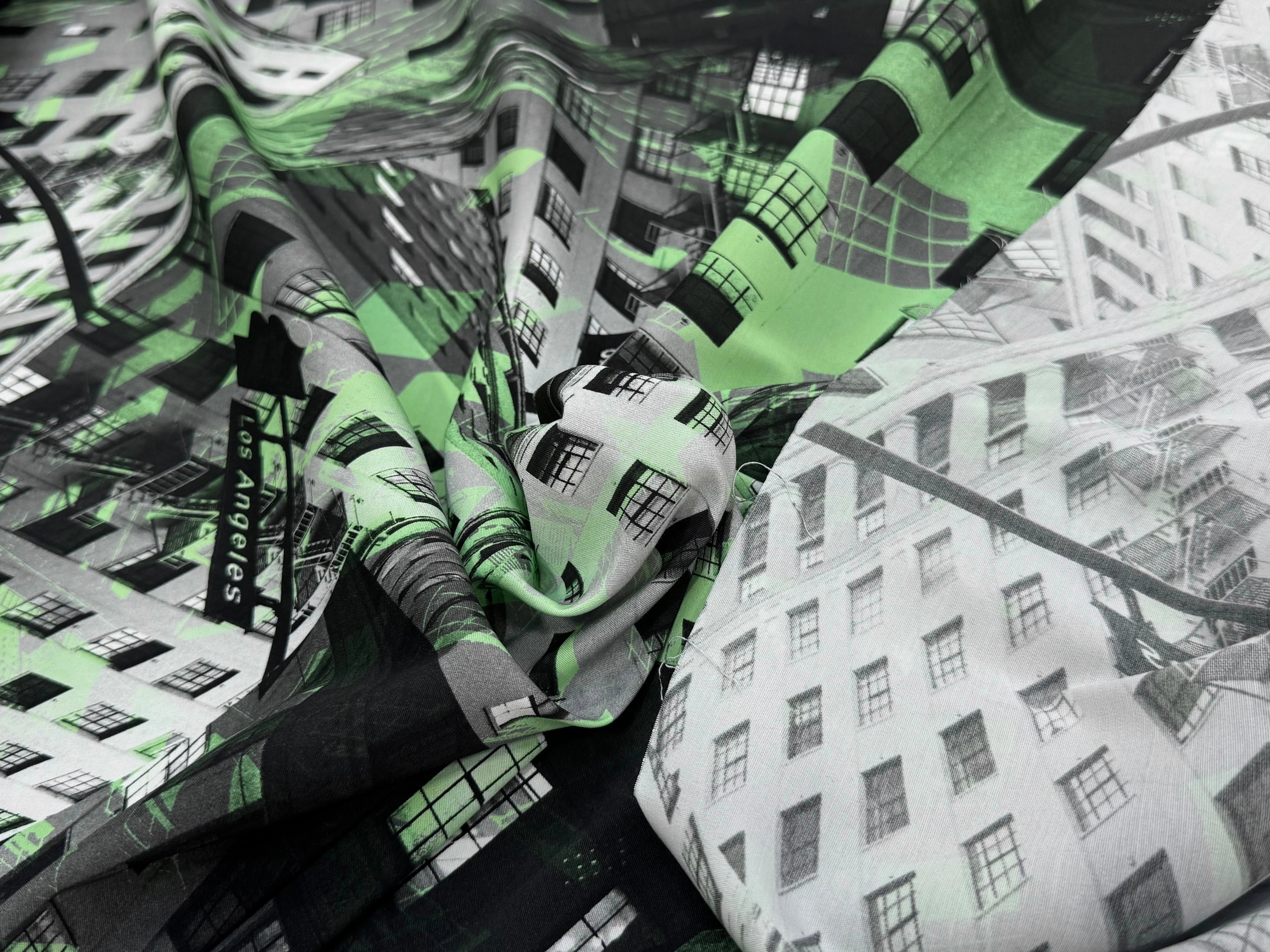 VISCOSE CALIPSO STRETCH IMPRIMÉ GRAPGIQUE TANGO BULDING VERT - My Little Coupon