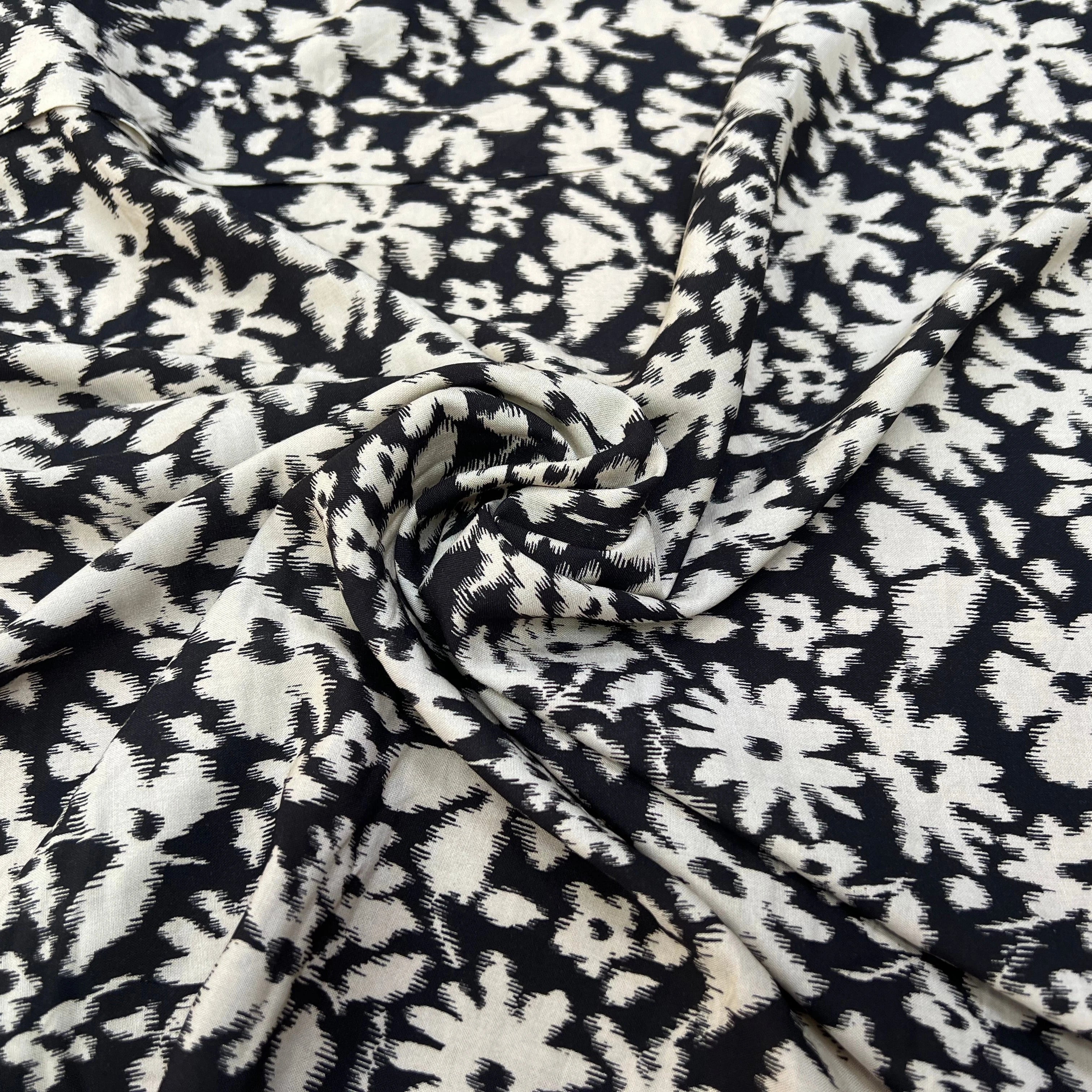 VISCOSE COROLLE NOIR ET BLANC 140 CM - My Little Coupon
