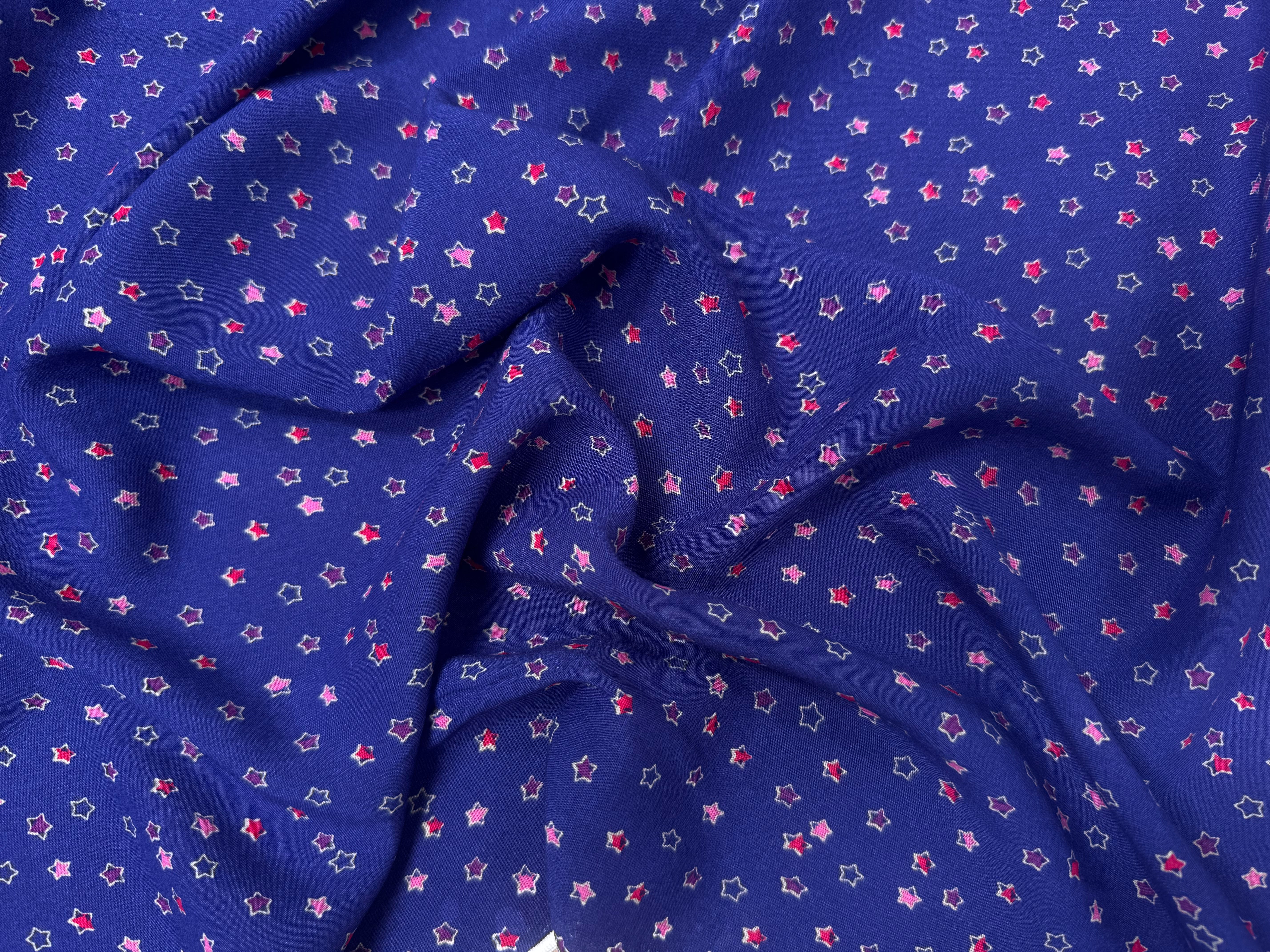 VISCOSE DOUCE FOND VIOLET MOTIFS PETITES ETOILES - My Little Coupon