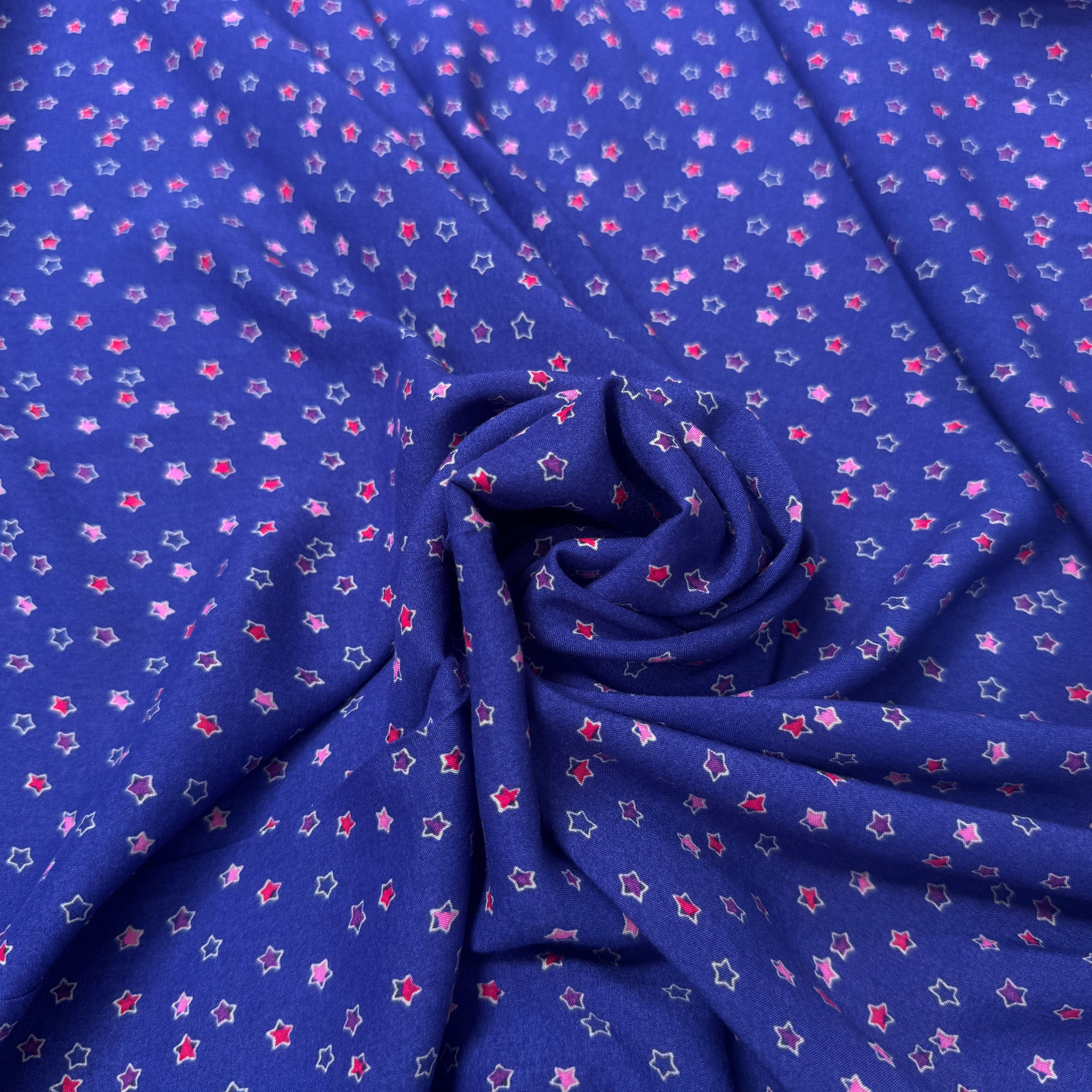 VISCOSE DOUCE FOND VIOLET MOTIFS PETITES ETOILES - My Little Coupon