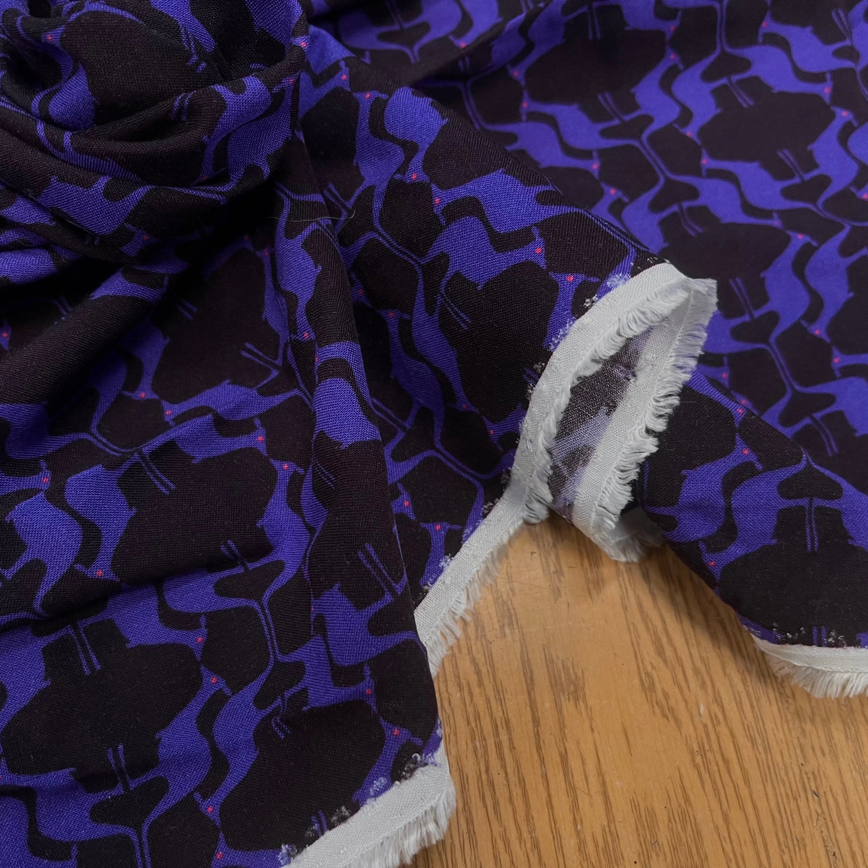 VISCOSE DOUCE MOTIF KANGOUROU BLEU FOND NOIR - My Little Coupon