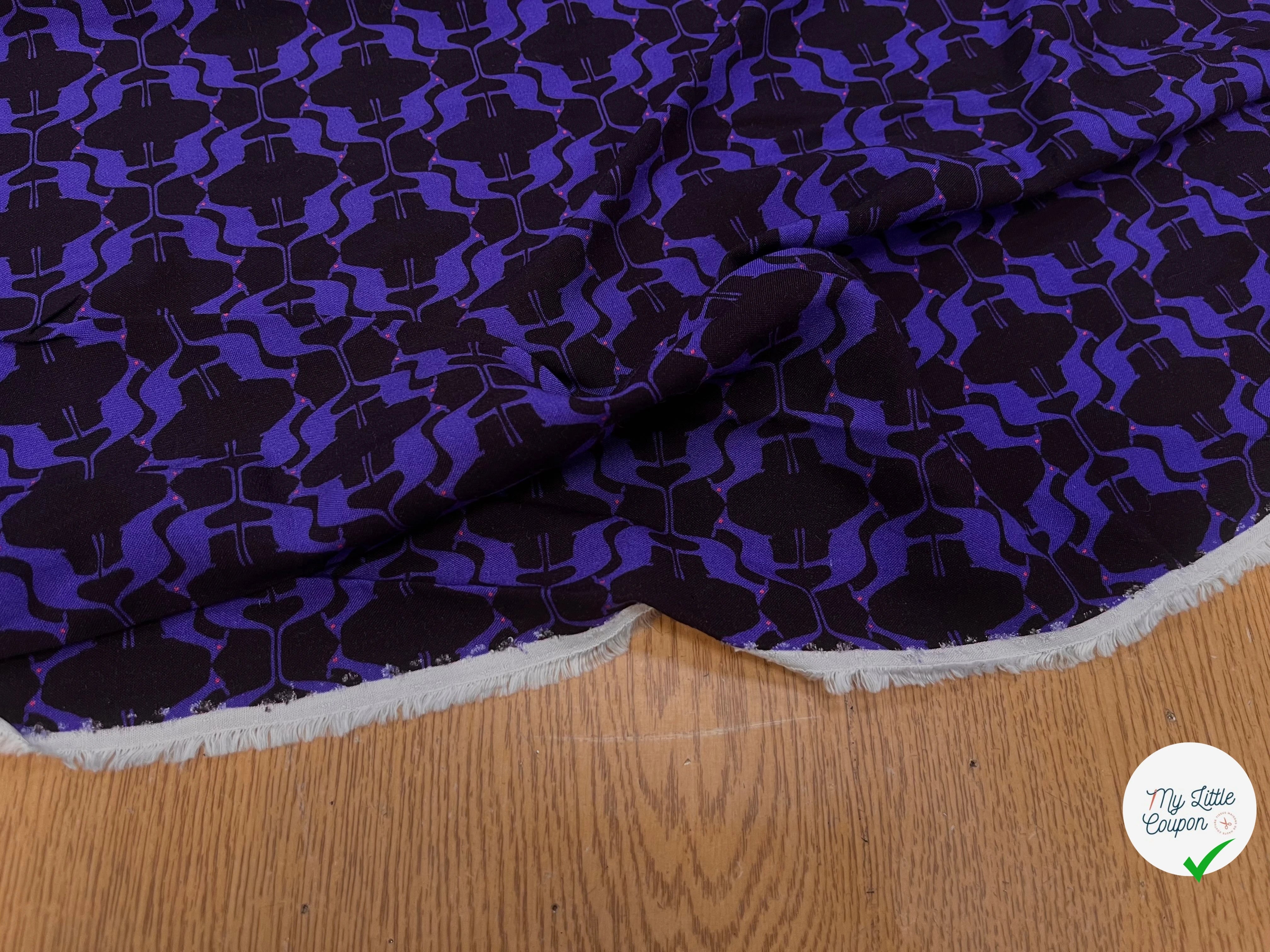 VISCOSE DOUCE MOTIF KANGOUROU BLEU FOND NOIR - My Little Coupon