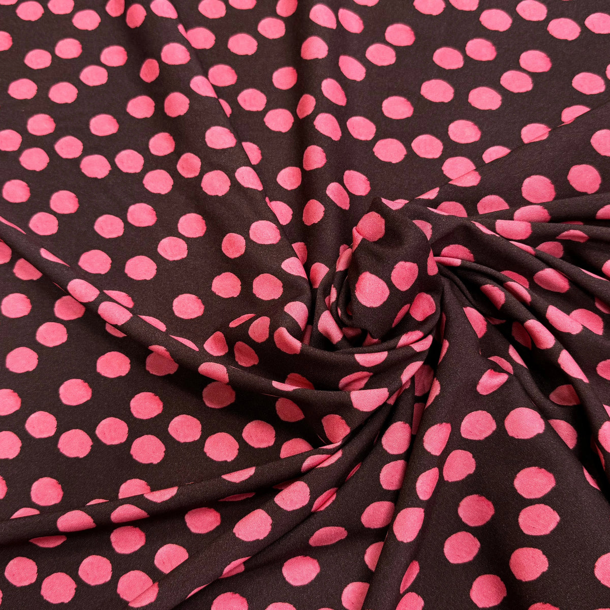 VISCOSE ÉLASTHANNE IMPRIMÉ POIS ROSES FOND MARRON - My Little Coupon