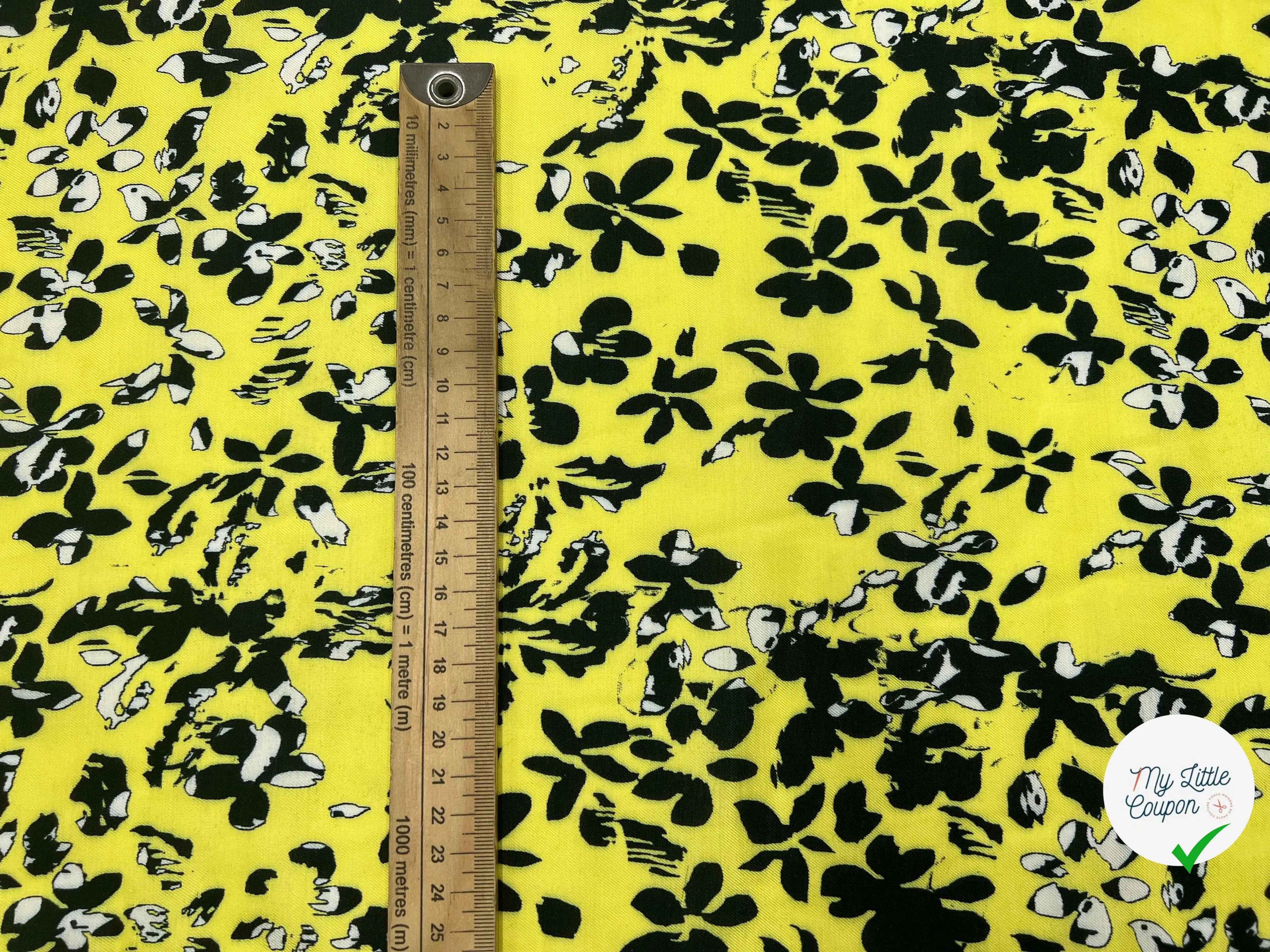 VISCOSE FINEMENT SERGÉE FLORALIE JAUNE ET NOIR - My Little Coupon - tissu - coudre