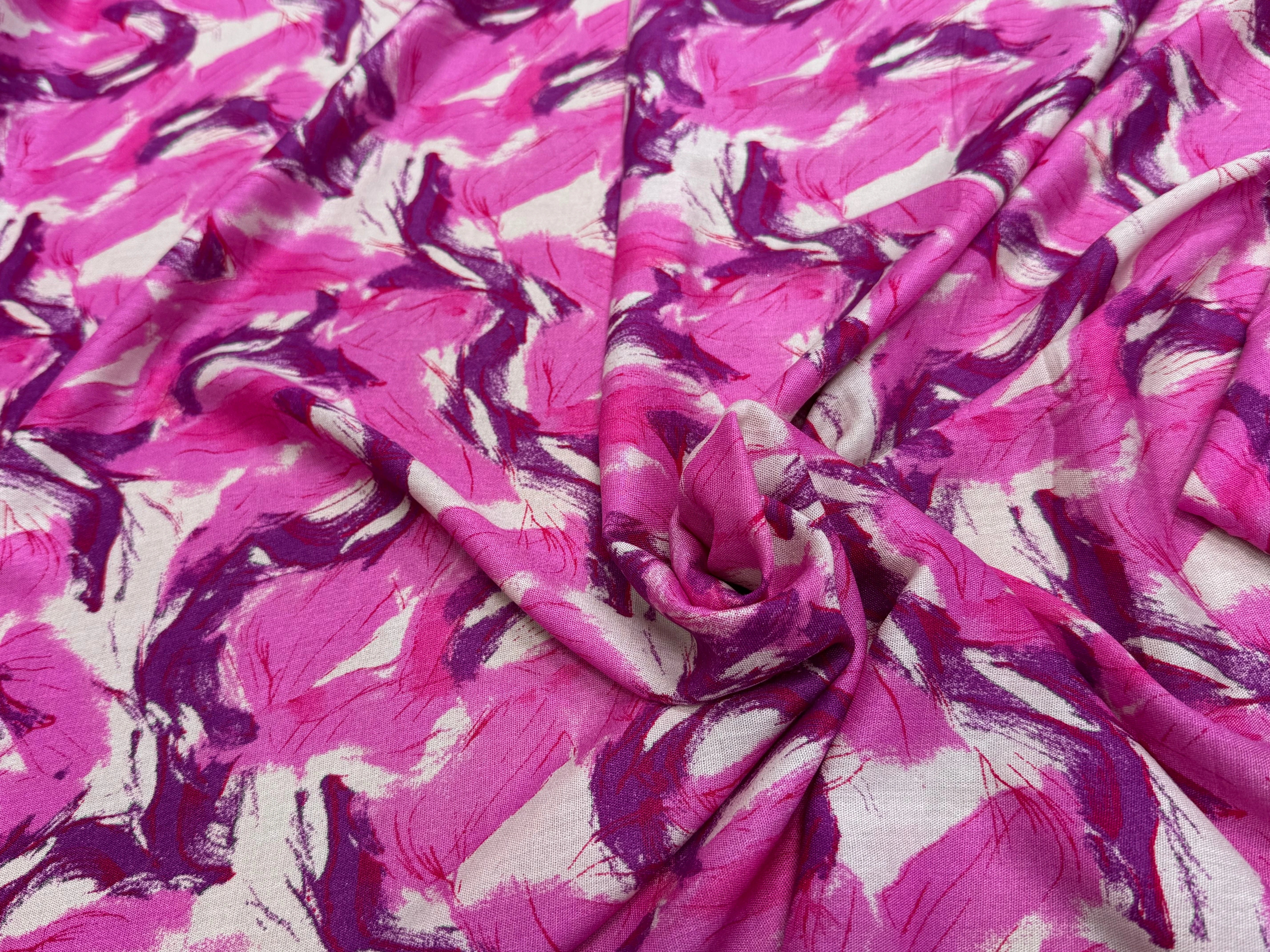 VISCOSE FLUIDE FOND BEIGE IMPRIMÉE TOURBILLON ROSE VIOLET - My Little Coupon