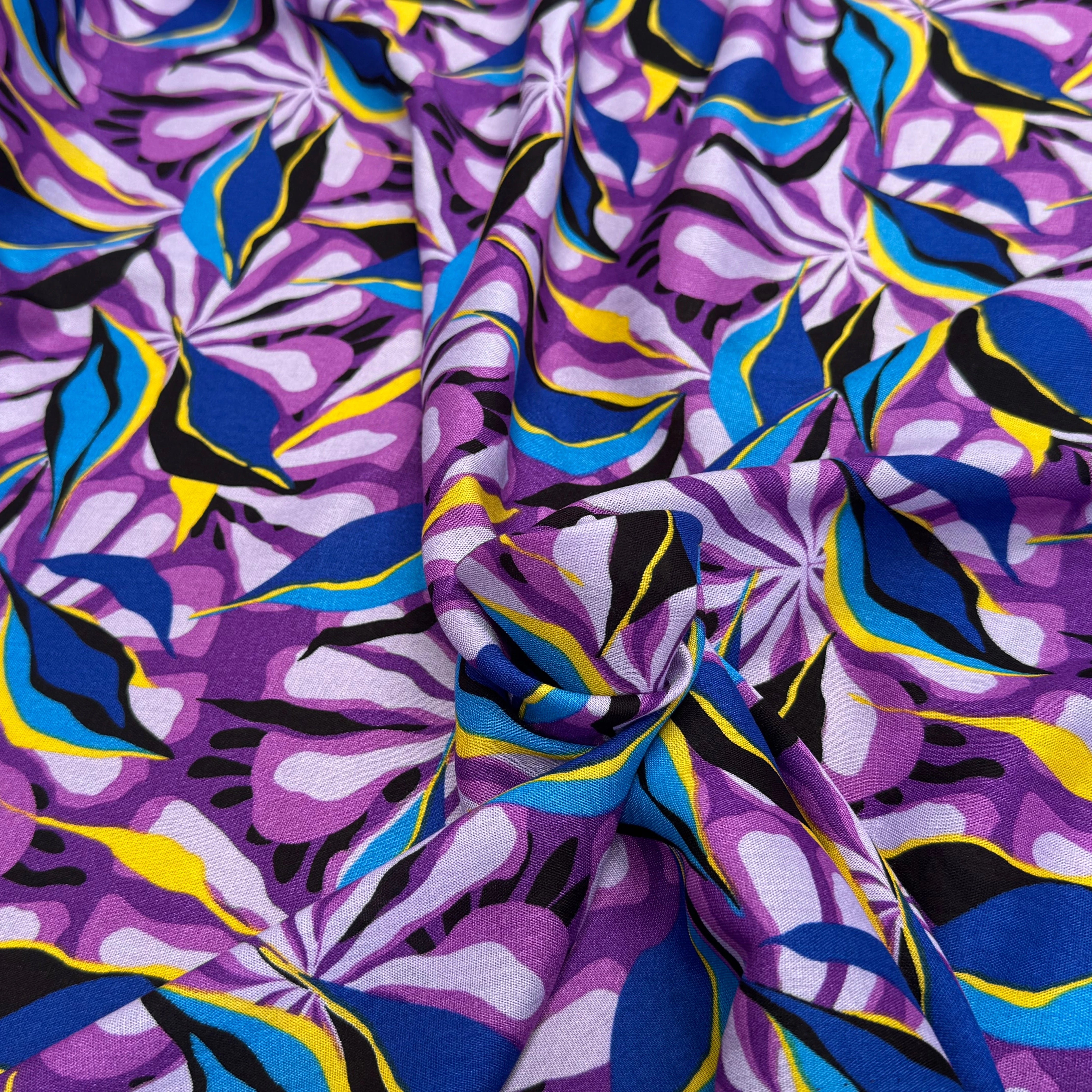 VISCOSE FLUIDE FOND VIOLET MOTIFS FEUILLAGES BLEU NOIR - My Little Coupon