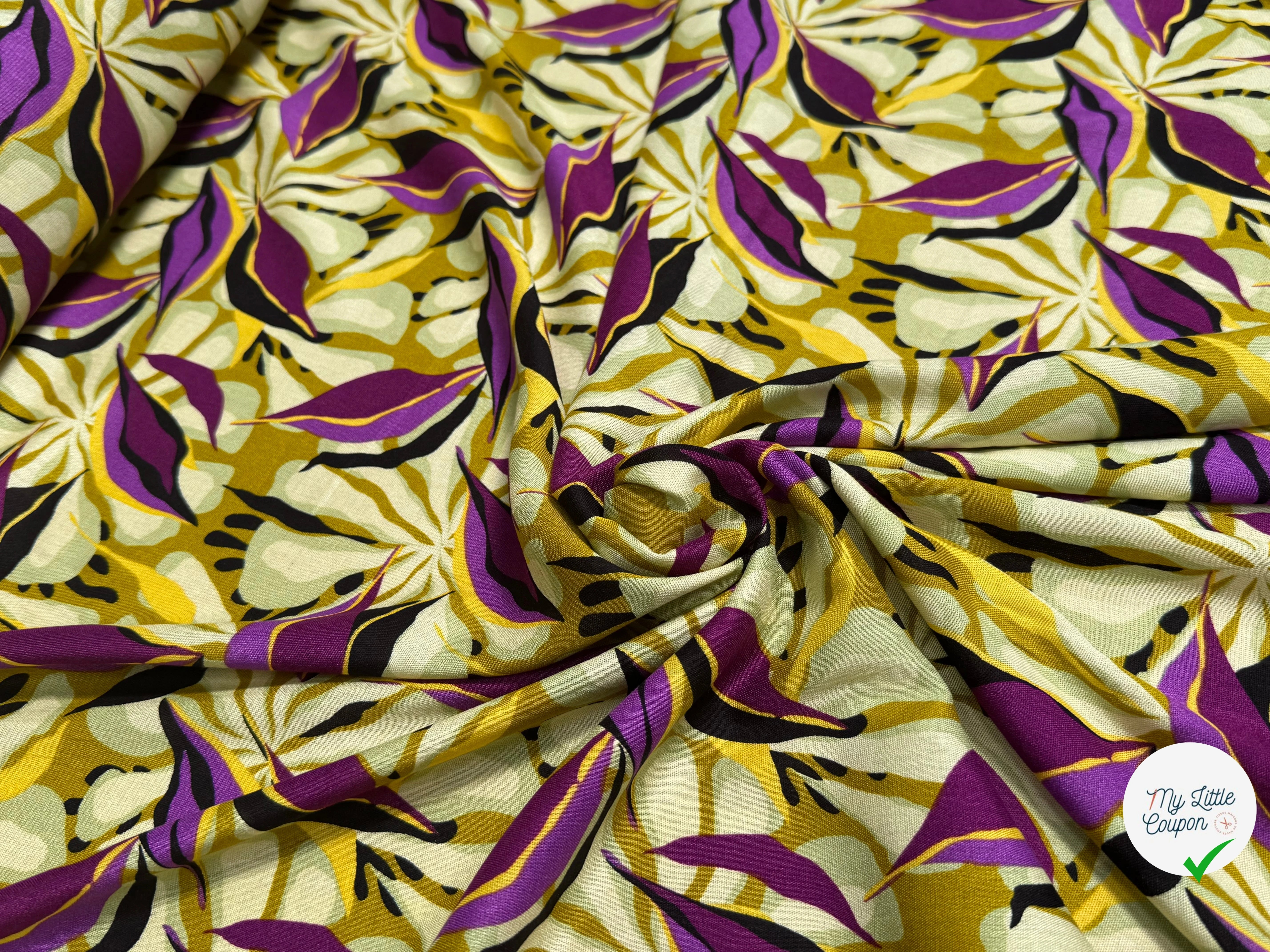 VISCOSE FLUIDE MOTIFS FEUILLAGES VIOLET NOIR - My Little Coupon