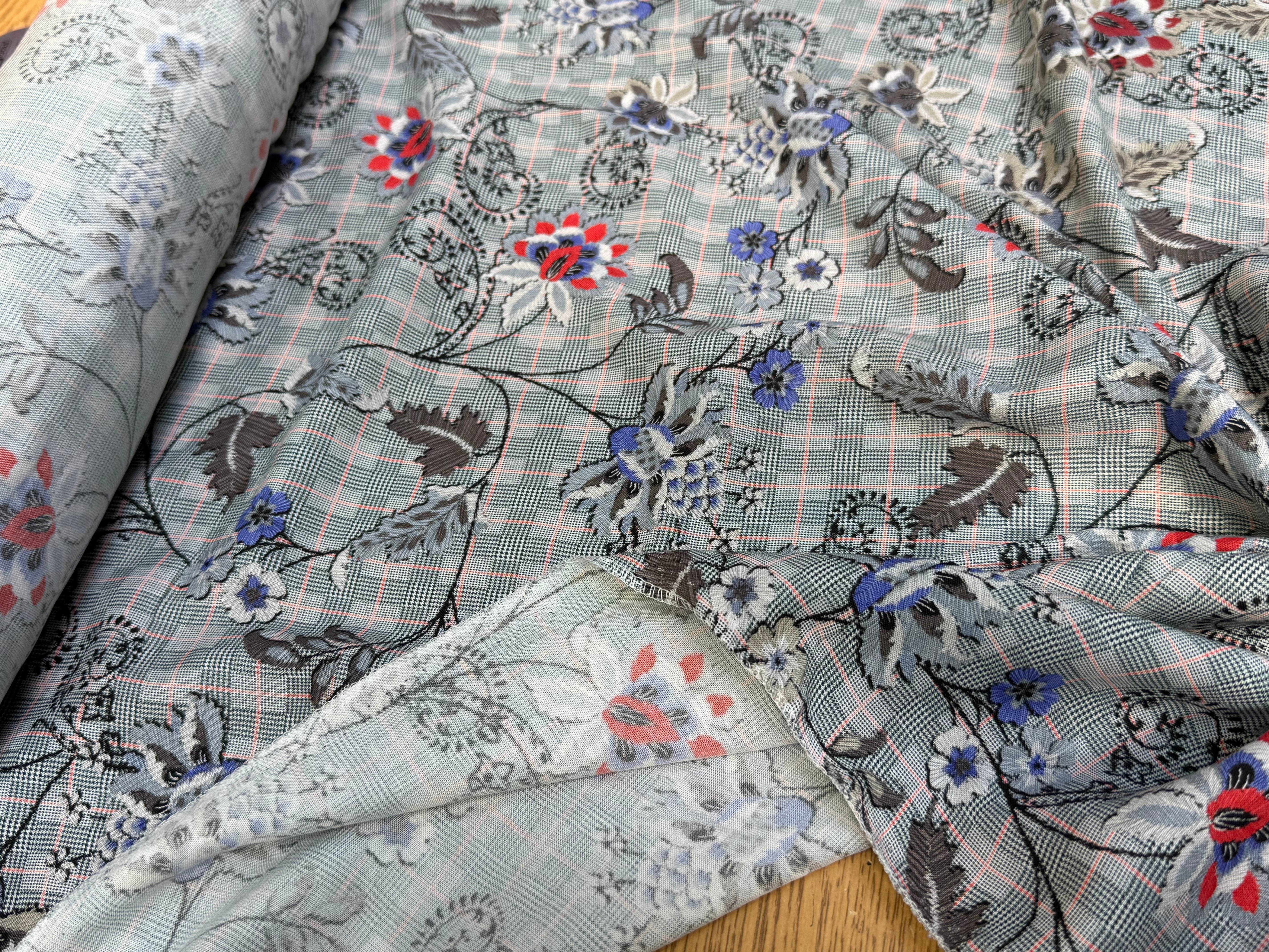 VISCOSE FLUIDE PRINCE DE GALLES IMPRIMÉ JOLIES FLEURS - My Little Coupon