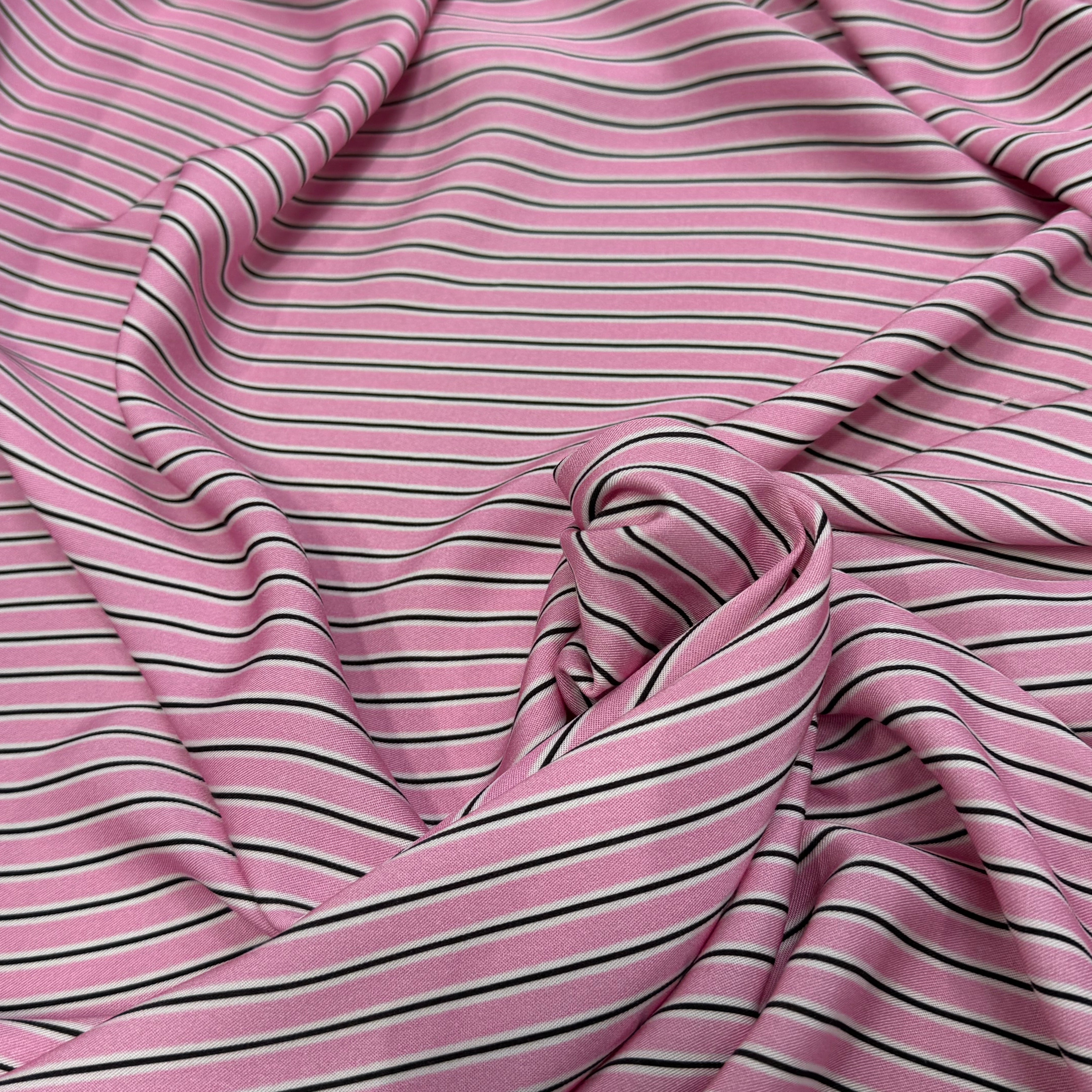 VISCOSE FLUIDE RAYON TWILL PRINTED ROSE PALE - My Little Coupon