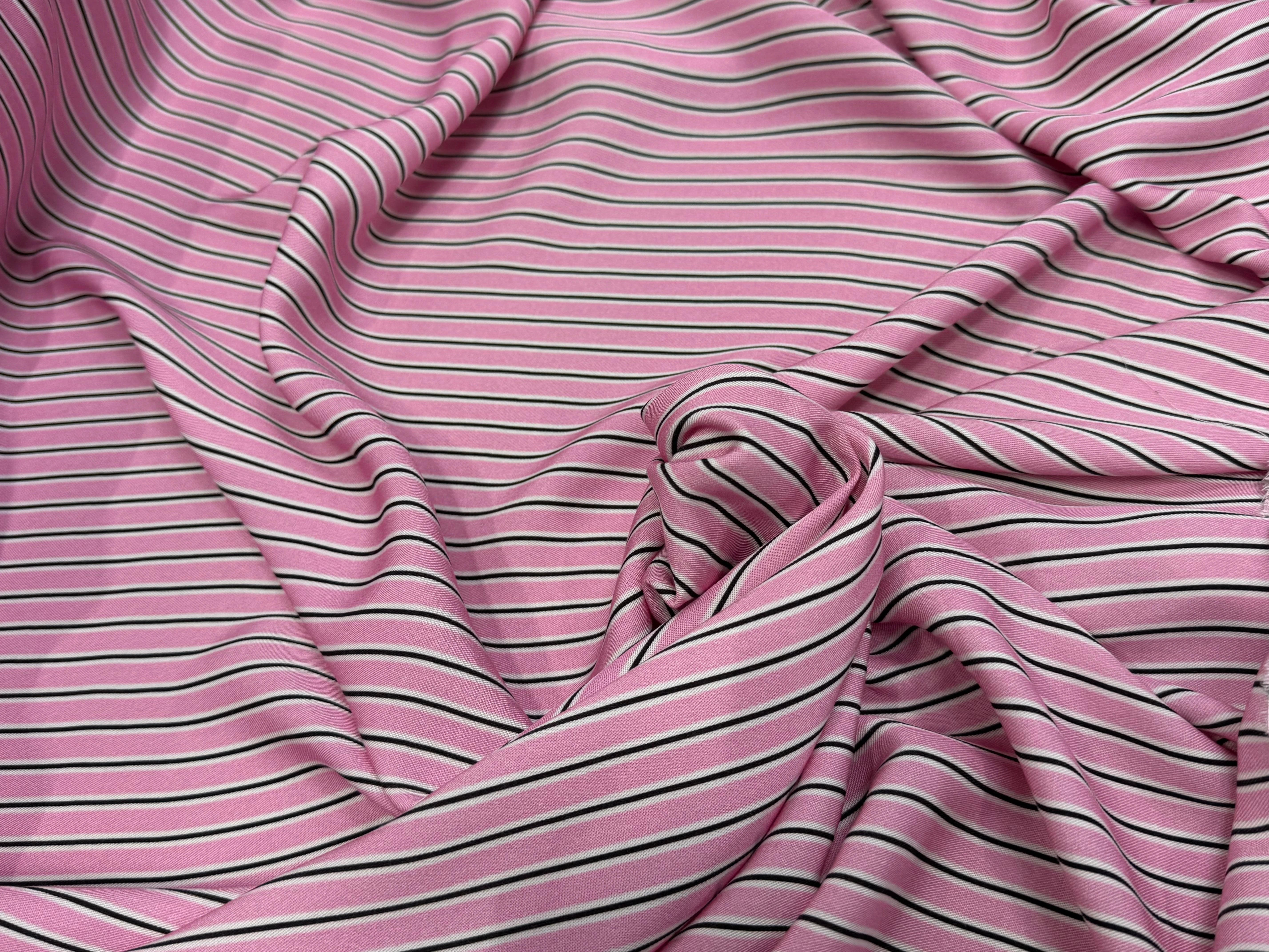 VISCOSE FLUIDE RAYON TWILL PRINTED ROSE PALE - My Little Coupon