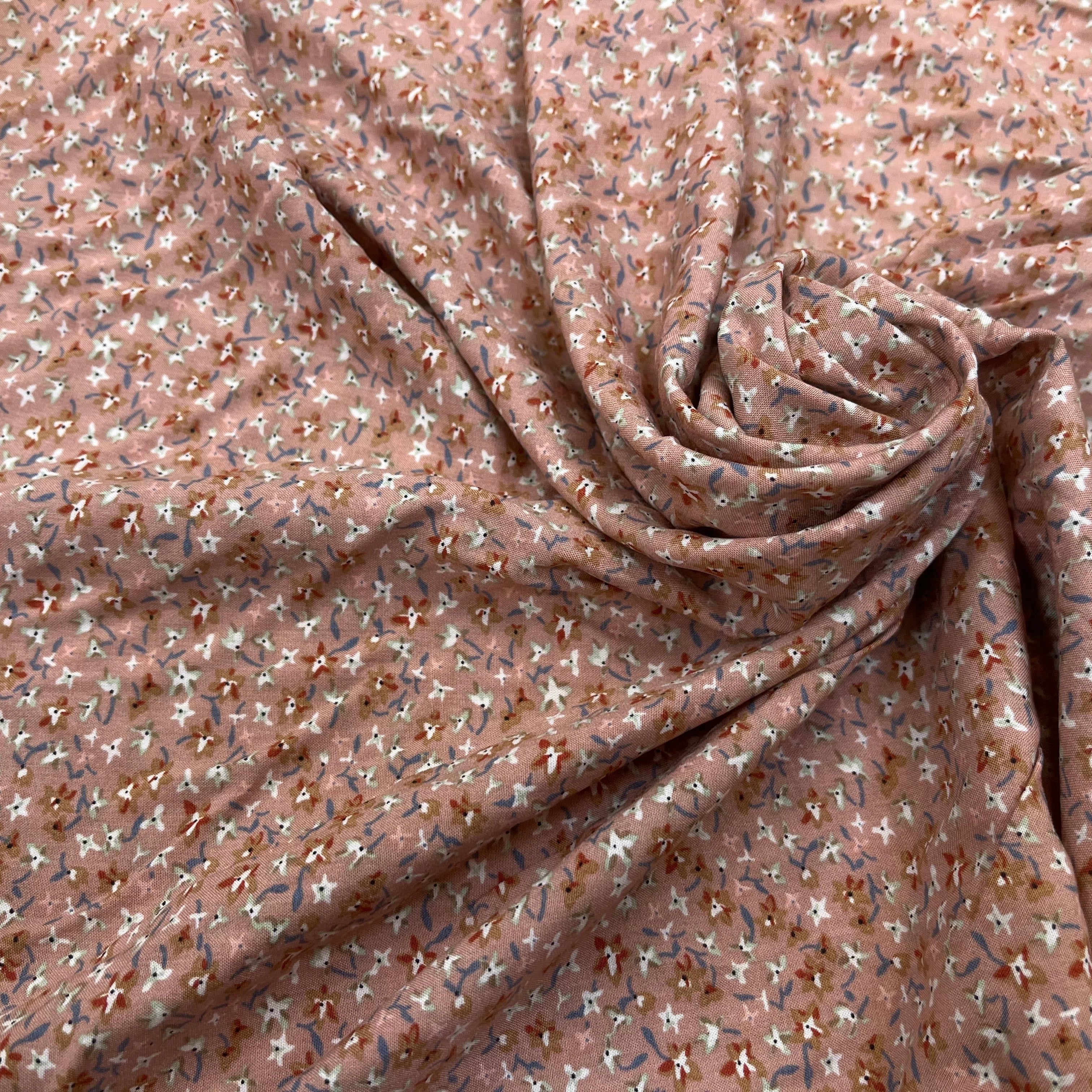 VISCOSE FLUIDE ROSE DELAVÉ AVEC PETITS MOTIFS FLORAUX - My Little Coupon