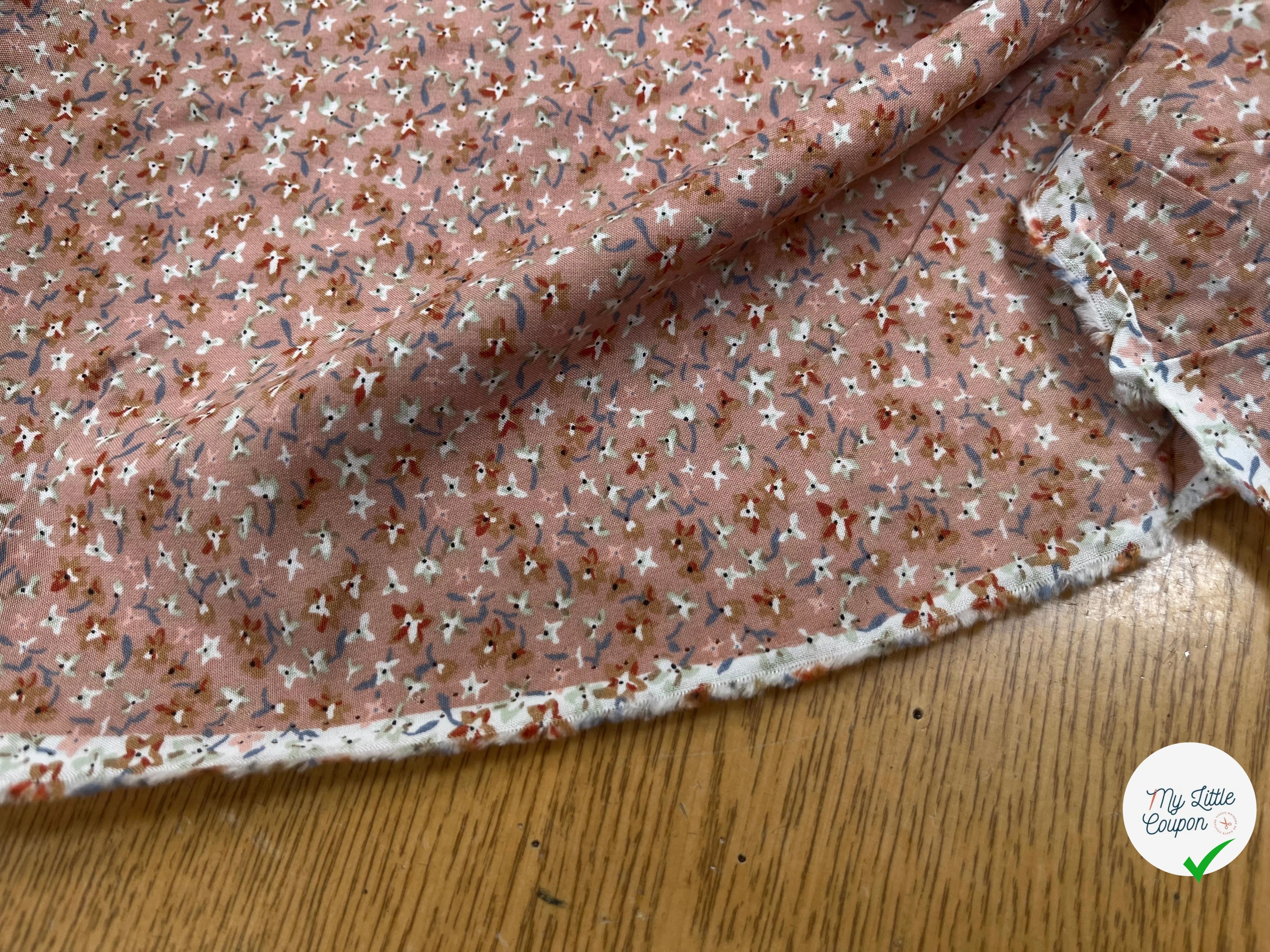VISCOSE FLUIDE ROSE DELAVÉ AVEC PETITS MOTIFS FLORAUX - My Little Coupon