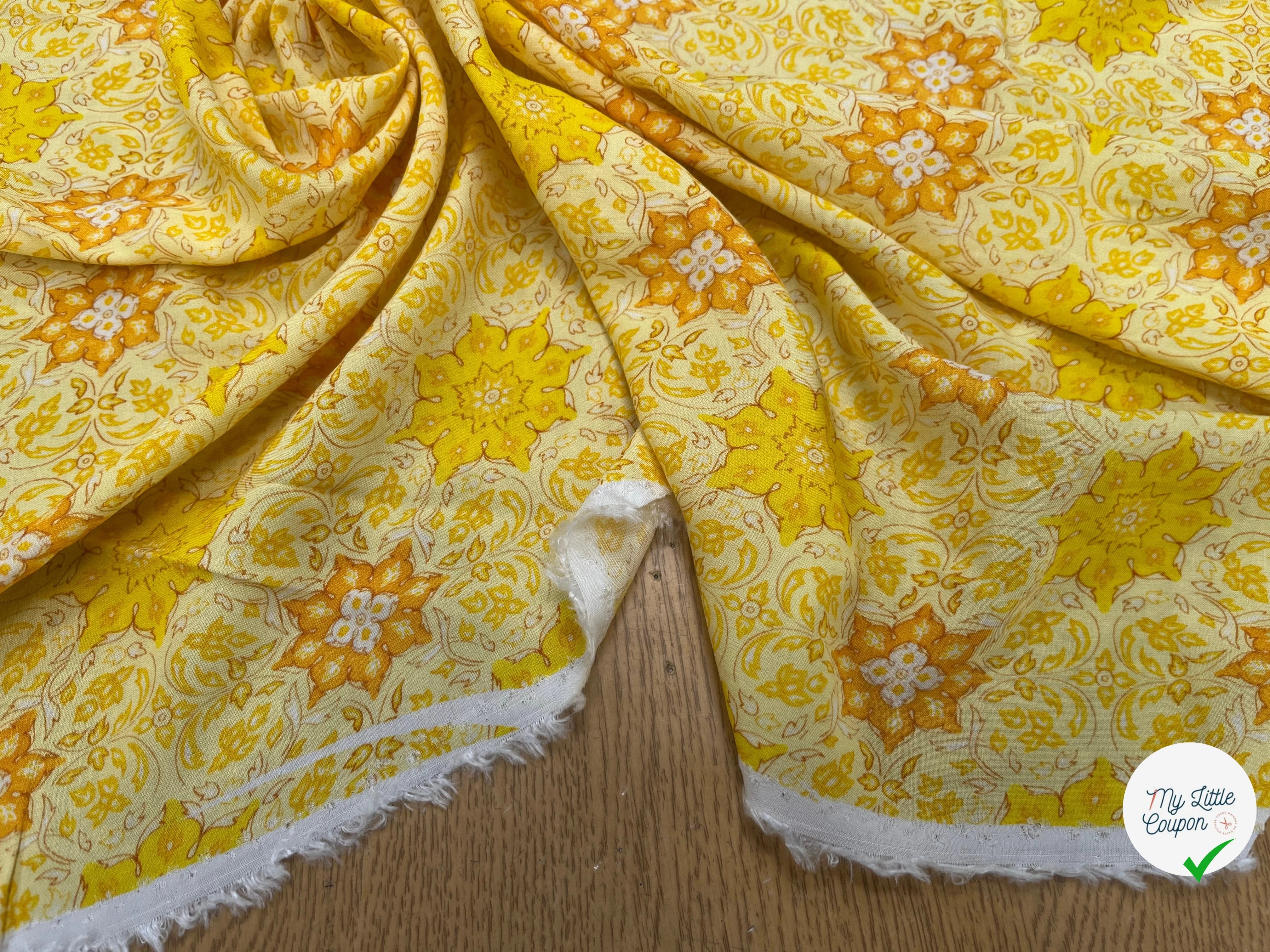 VISCOSE FOND JAUNE MOTIF FLEURS - My Little Coupon
