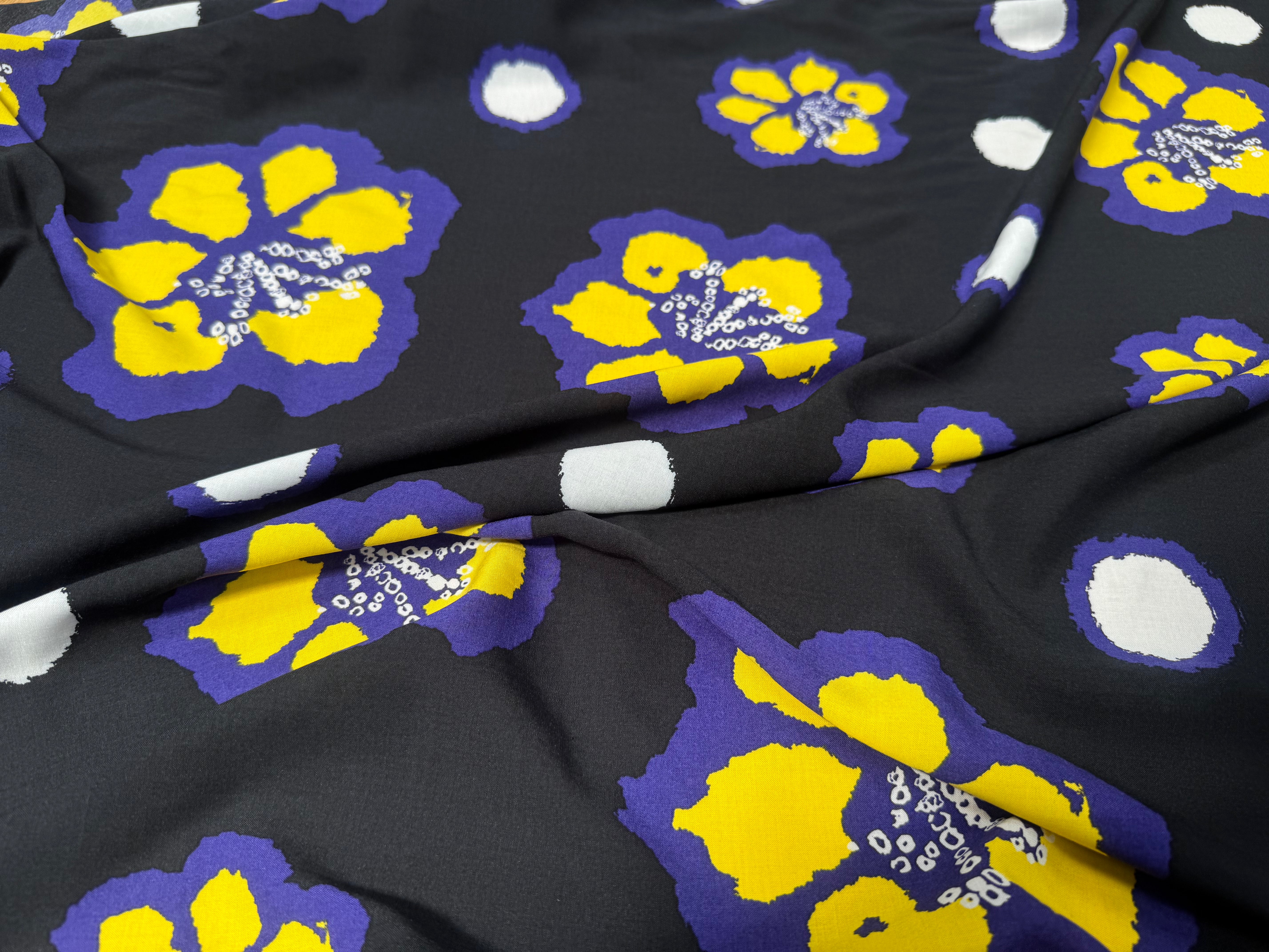 VISCOSE FOND NOIR FLEURS VIOLET - My Little Coupon