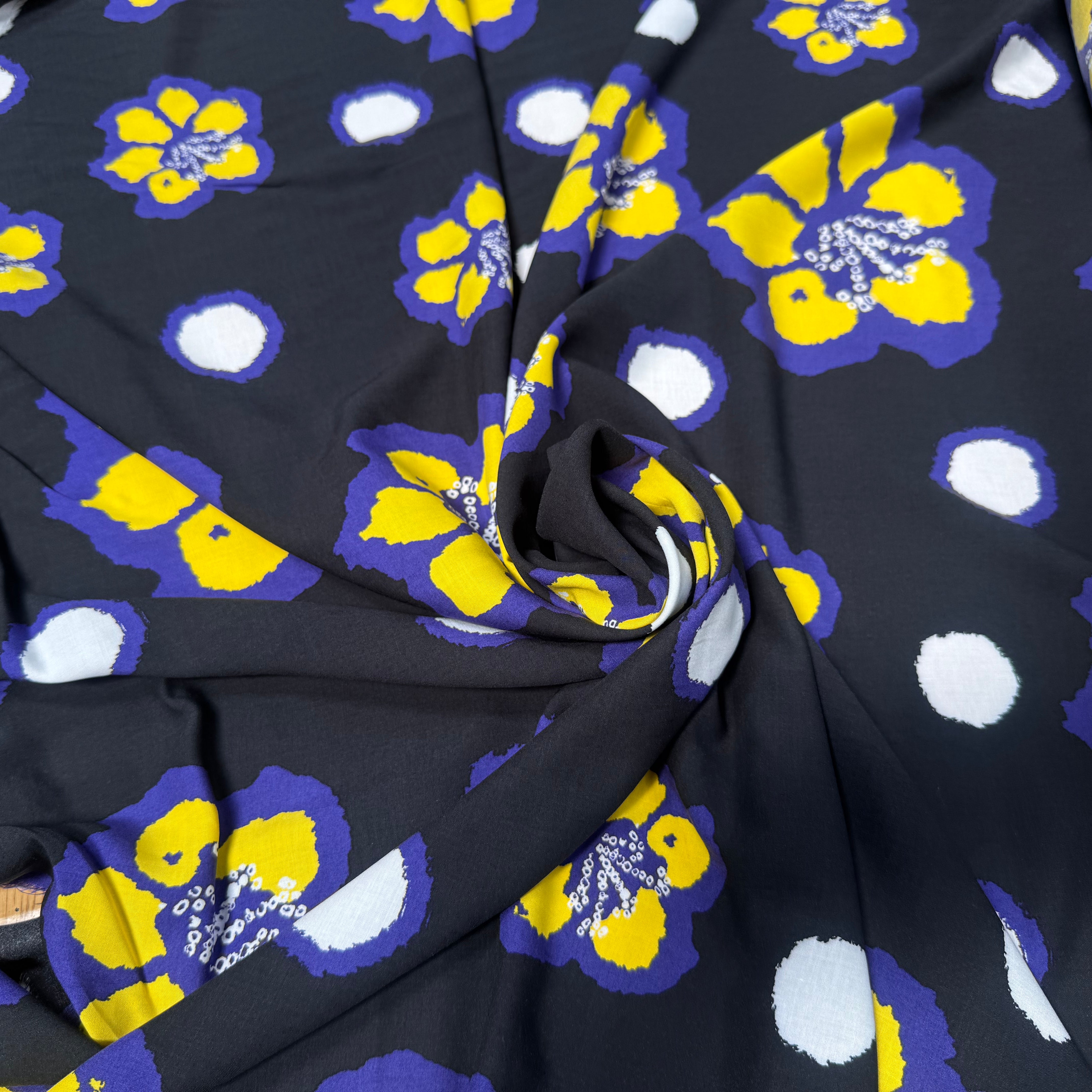 VISCOSE FOND NOIR FLEURS VIOLET - My Little Coupon