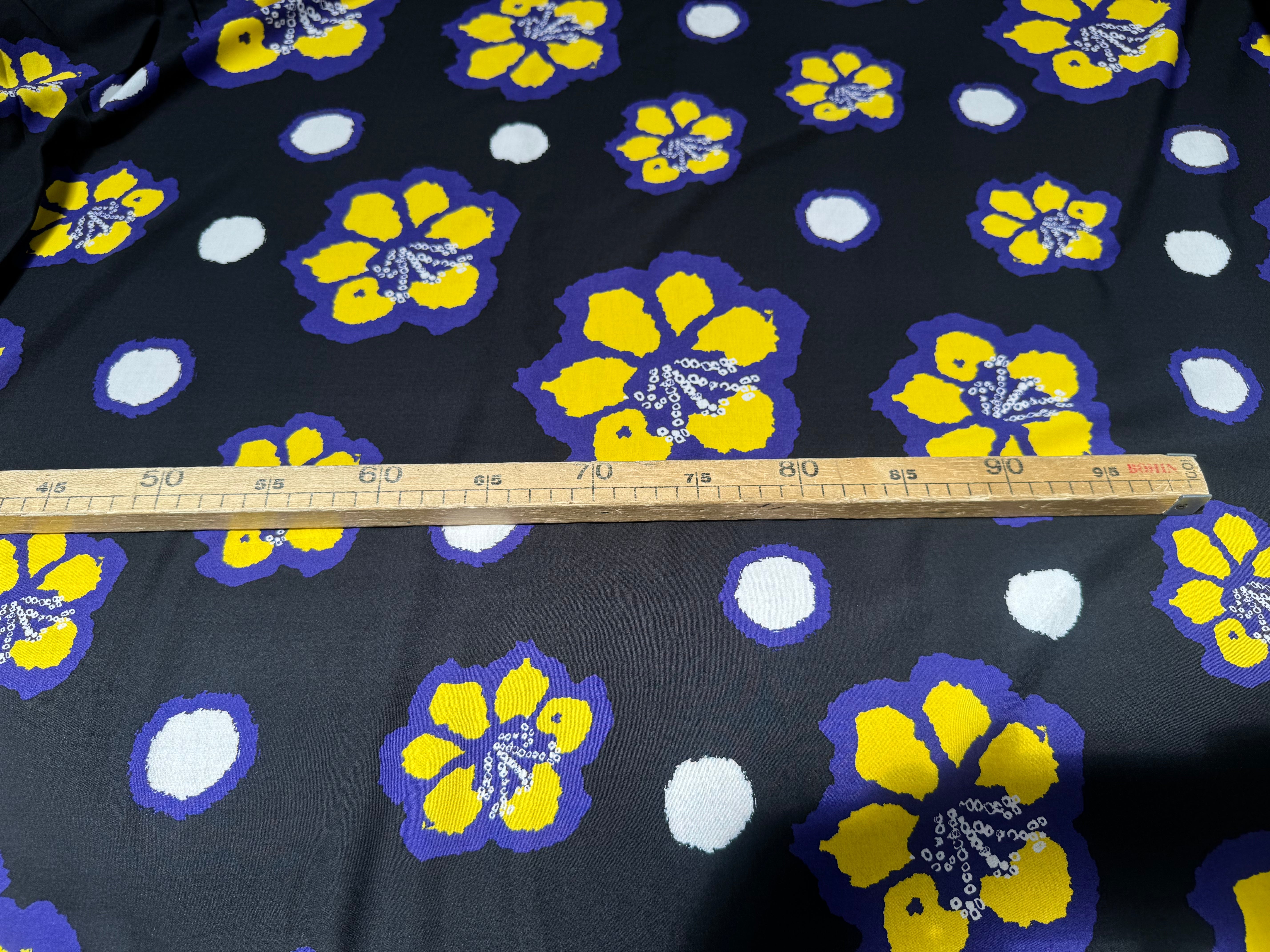 VISCOSE FOND NOIR FLEURS VIOLET - My Little Coupon