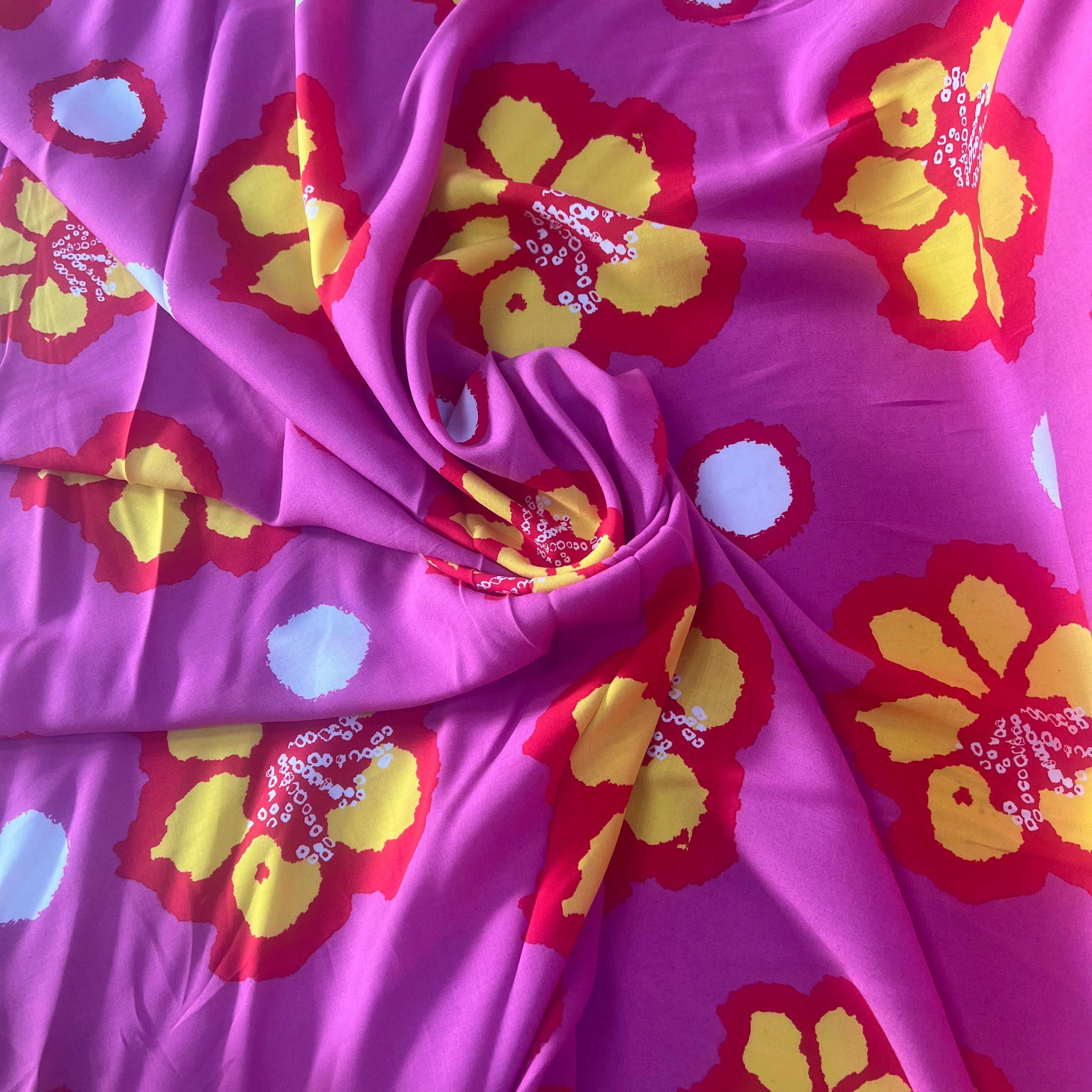 VISCOSE FOND ROSE FLEURS JAUNE - My Little Coupon
