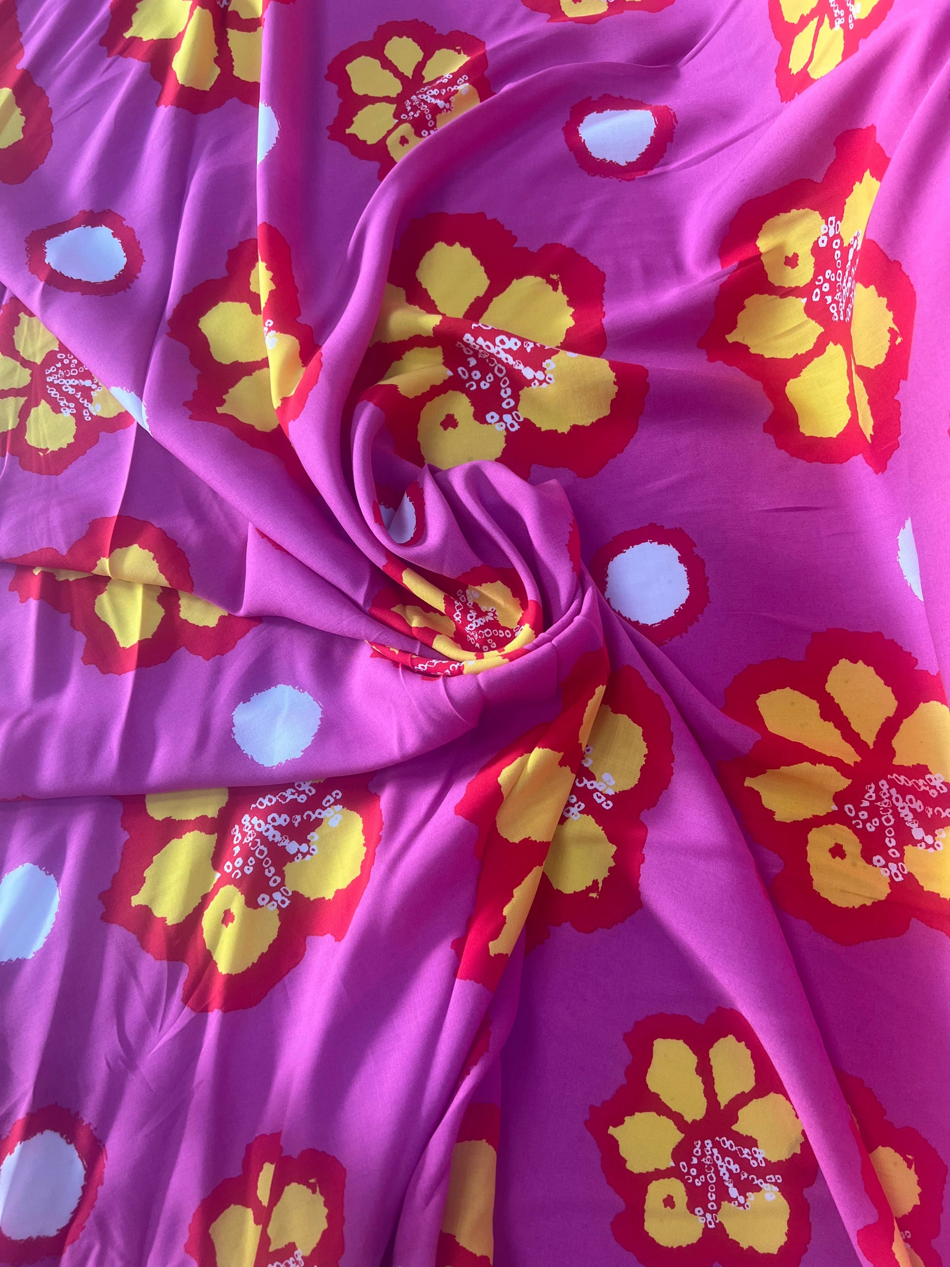 VISCOSE FOND ROSE FLEURS JAUNE - My Little Coupon