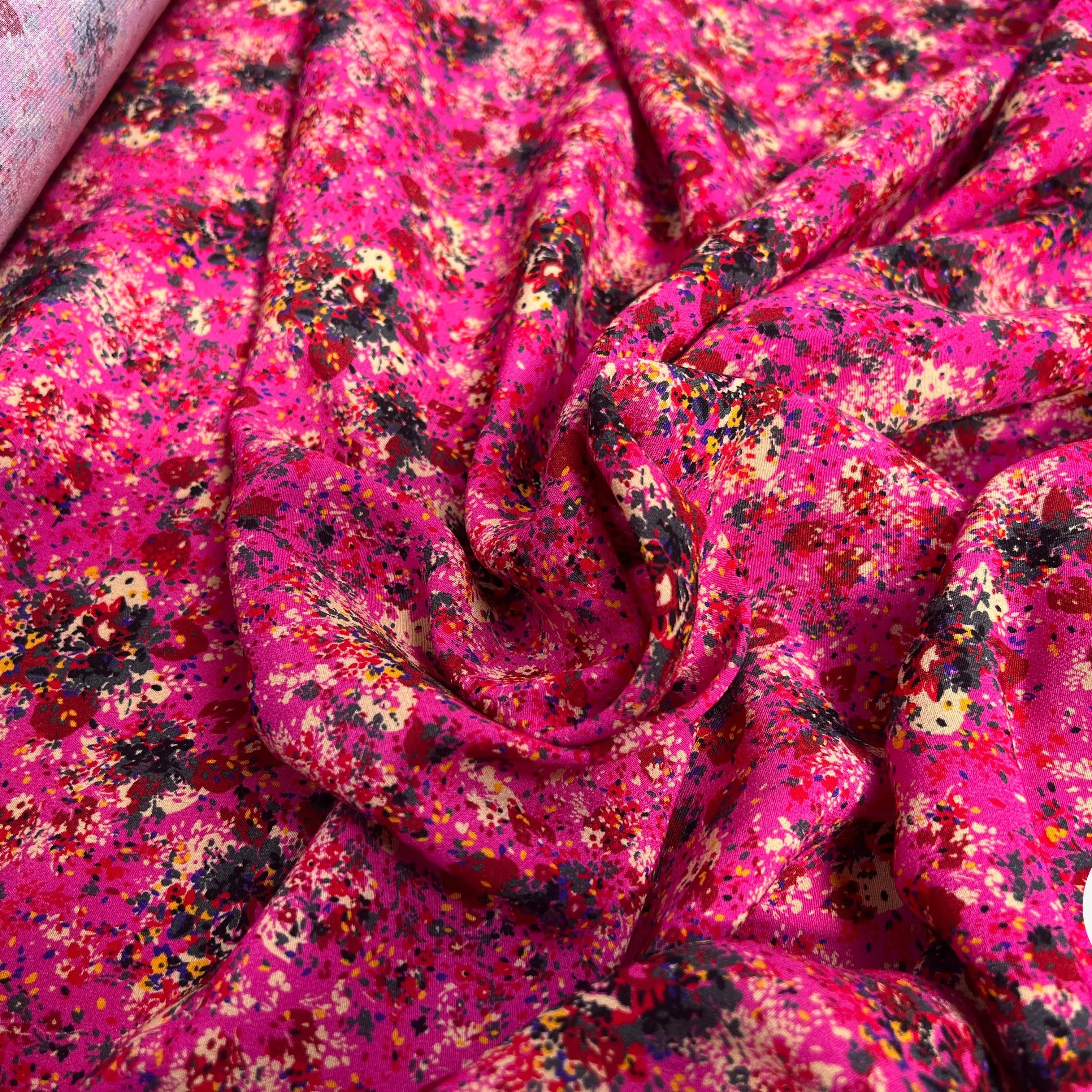 VISCOSE IMPRIMÉ FOND ROSE MOTIFS BOUQUET DE FLEURS - My Little Coupon