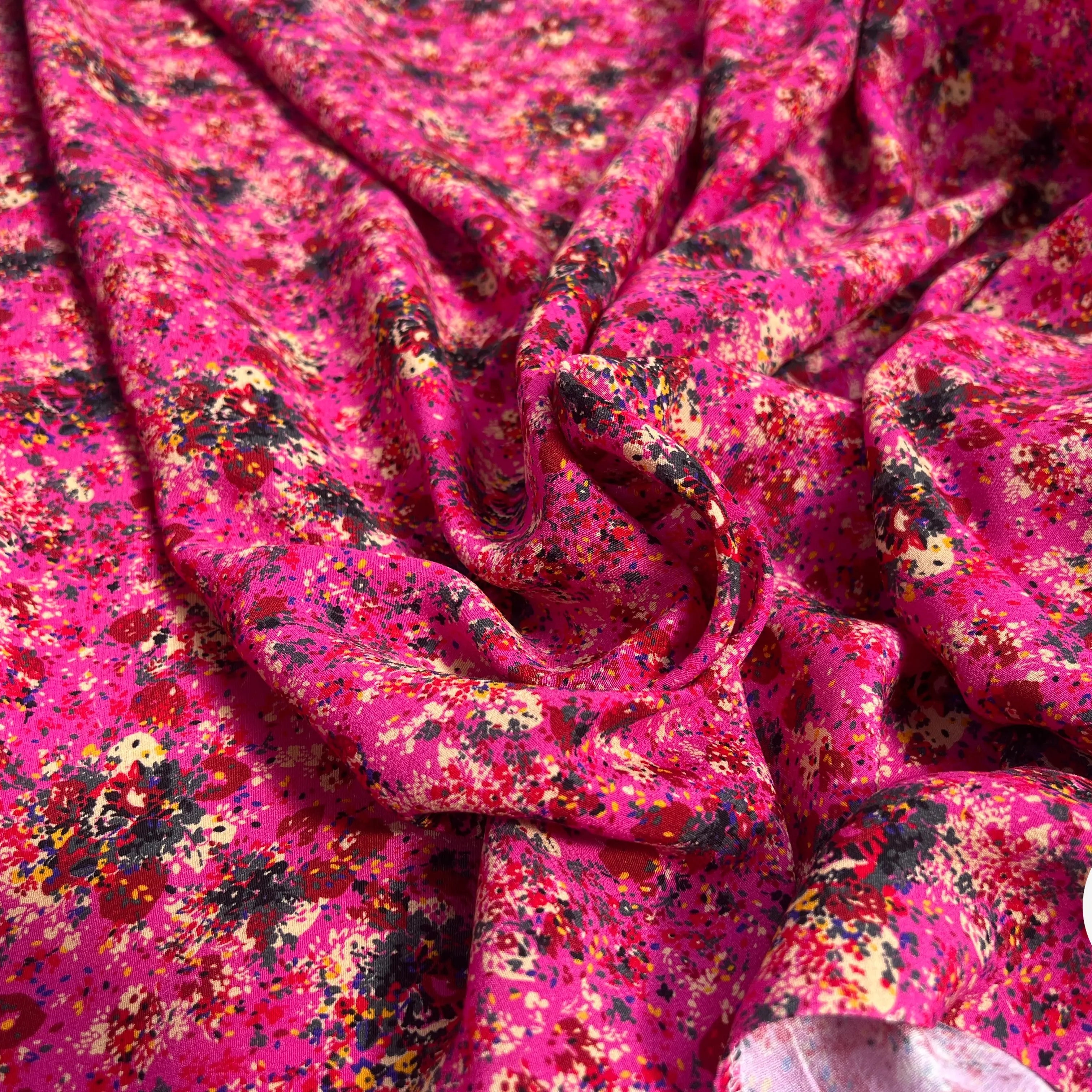 VISCOSE IMPRIMÉ FOND ROSE MOTIFS BOUQUET DE FLEURS - My Little Coupon