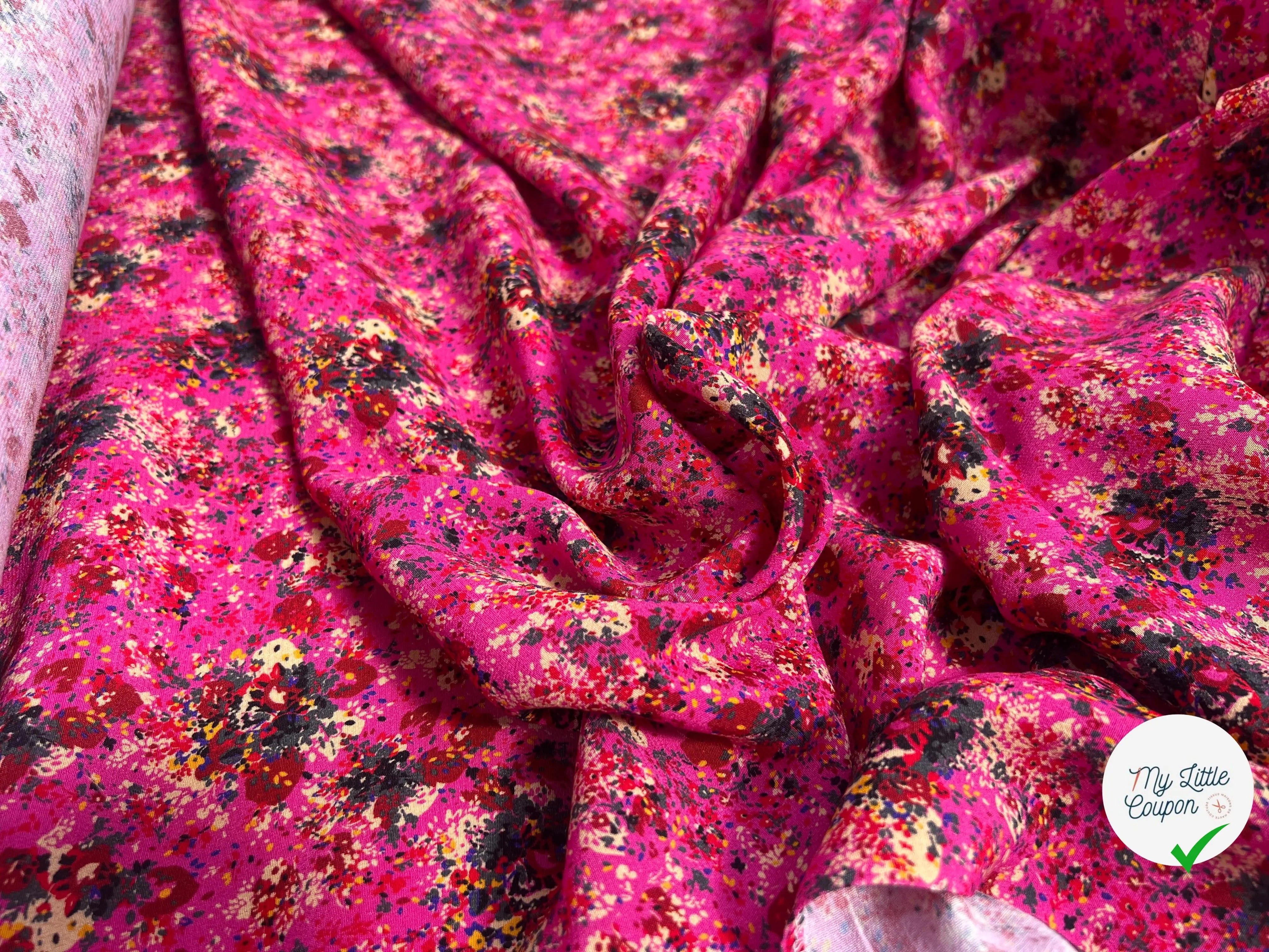 VISCOSE IMPRIMÉ FOND ROSE MOTIFS BOUQUET DE FLEURS - My Little Coupon