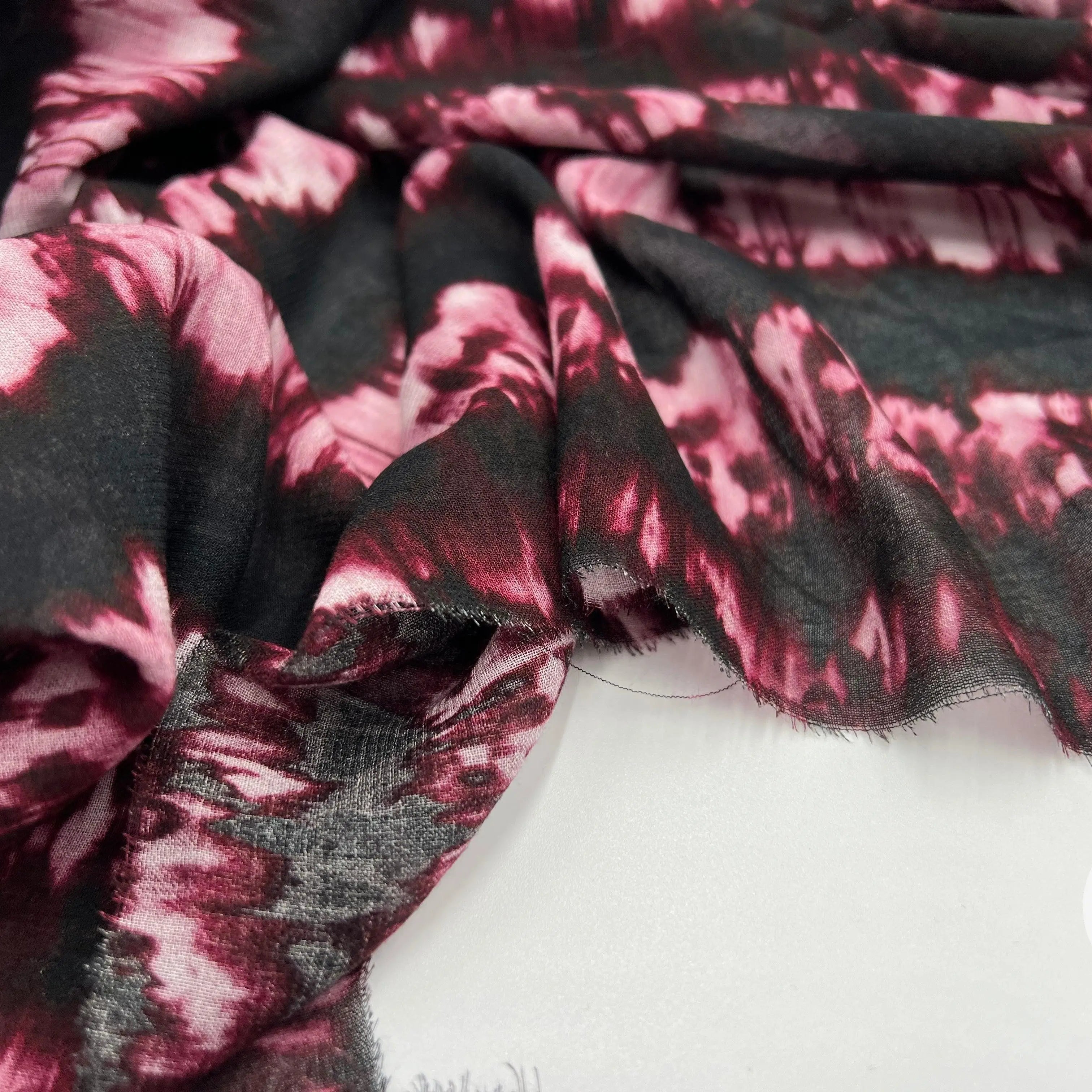 VISCOSE IMPRIMÉ TYE AND DYE BORDEAUX ET NOIR - My Little Coupon - tissu - coudre