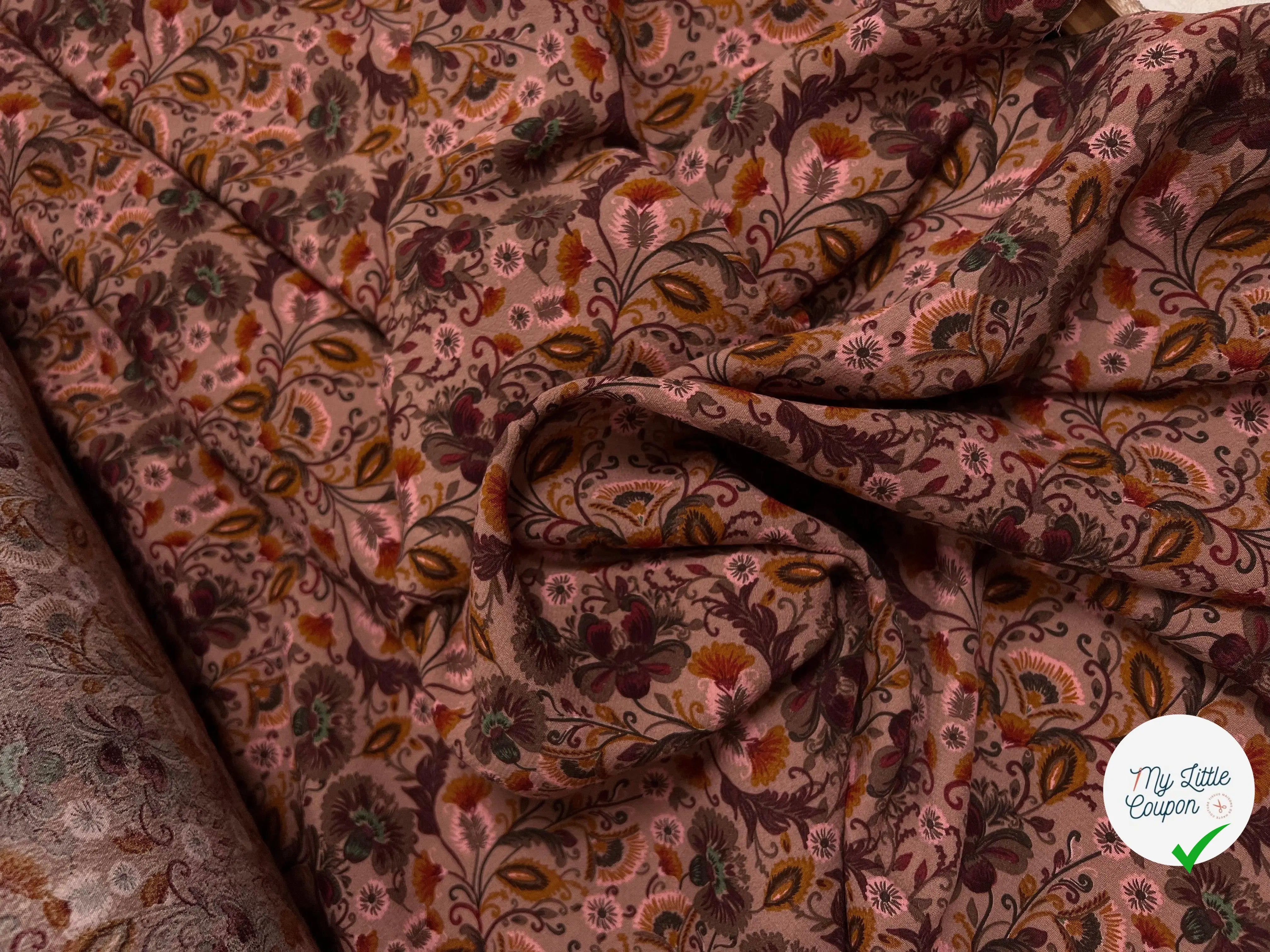 VISCOSE IMPRIMÉE FLORALIE DE VIEUX ROSE - My Little Coupon - tissu - coudre