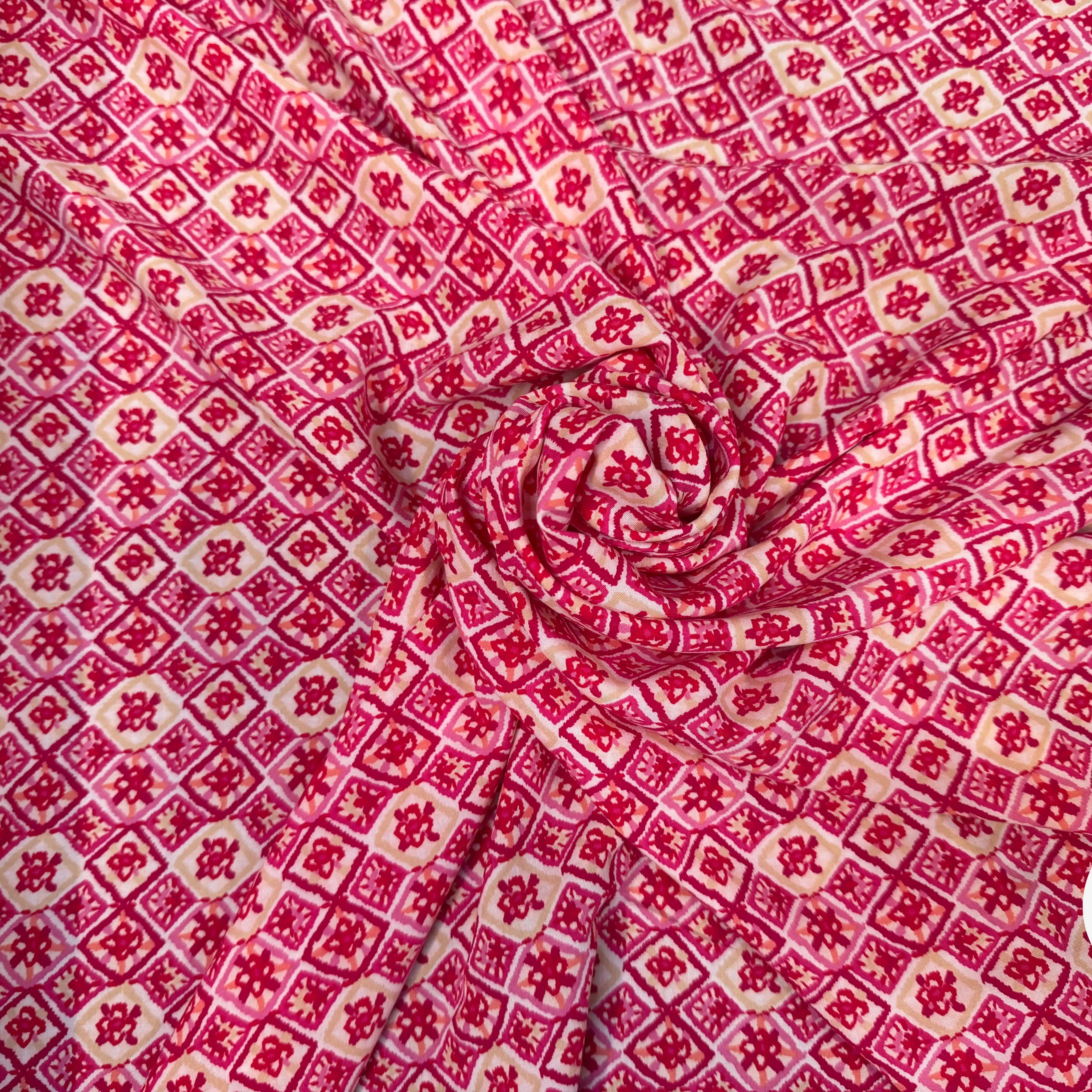 VISCOSE IMPRIMÉE LOSANGES ROSE ET BORDEAUX - My Little Coupon