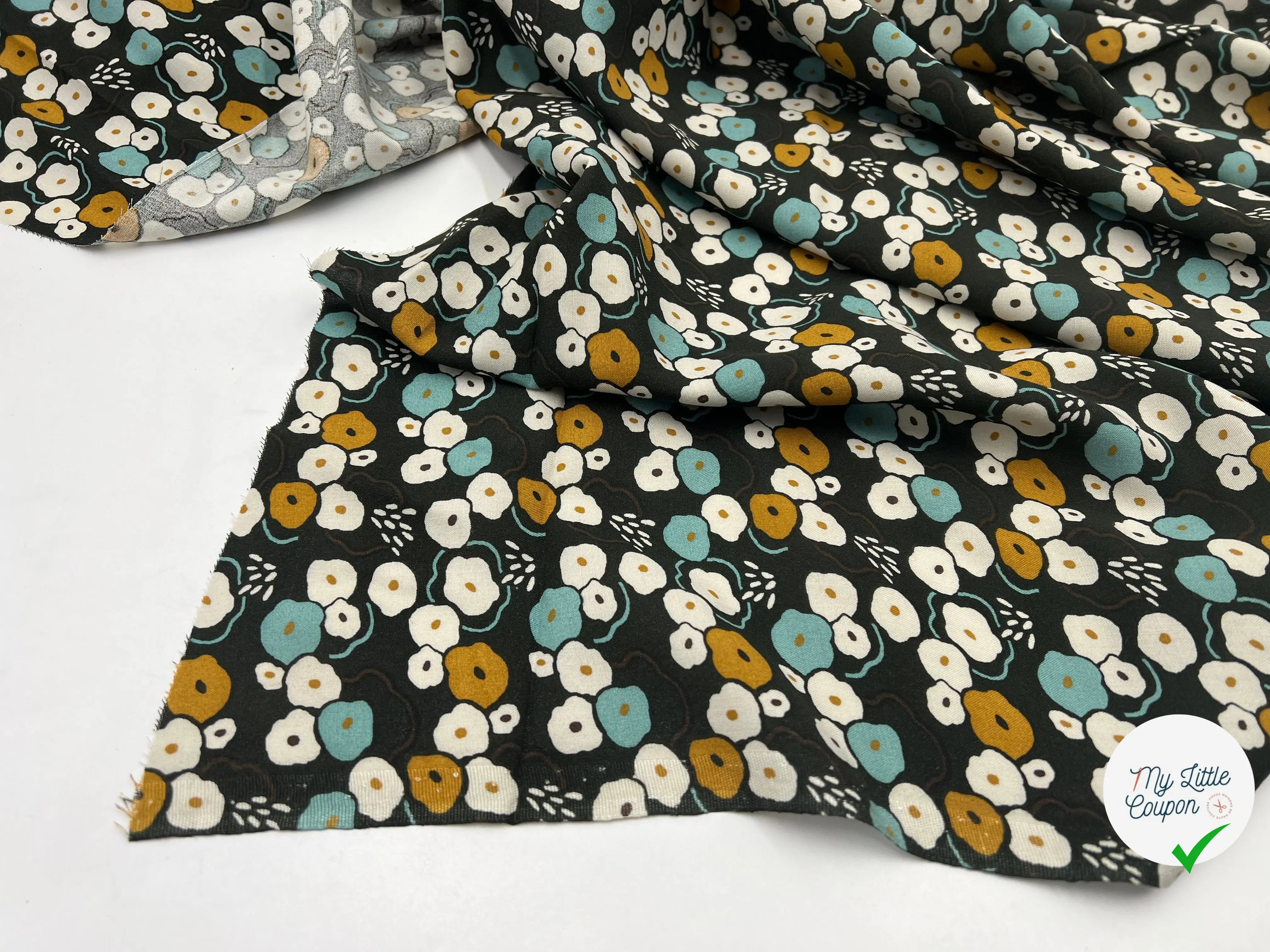 VISCOSE IMPRIMÉE PARTERRE DE FLEURS FOND NOIR - My Little Coupon - tissu - coudre