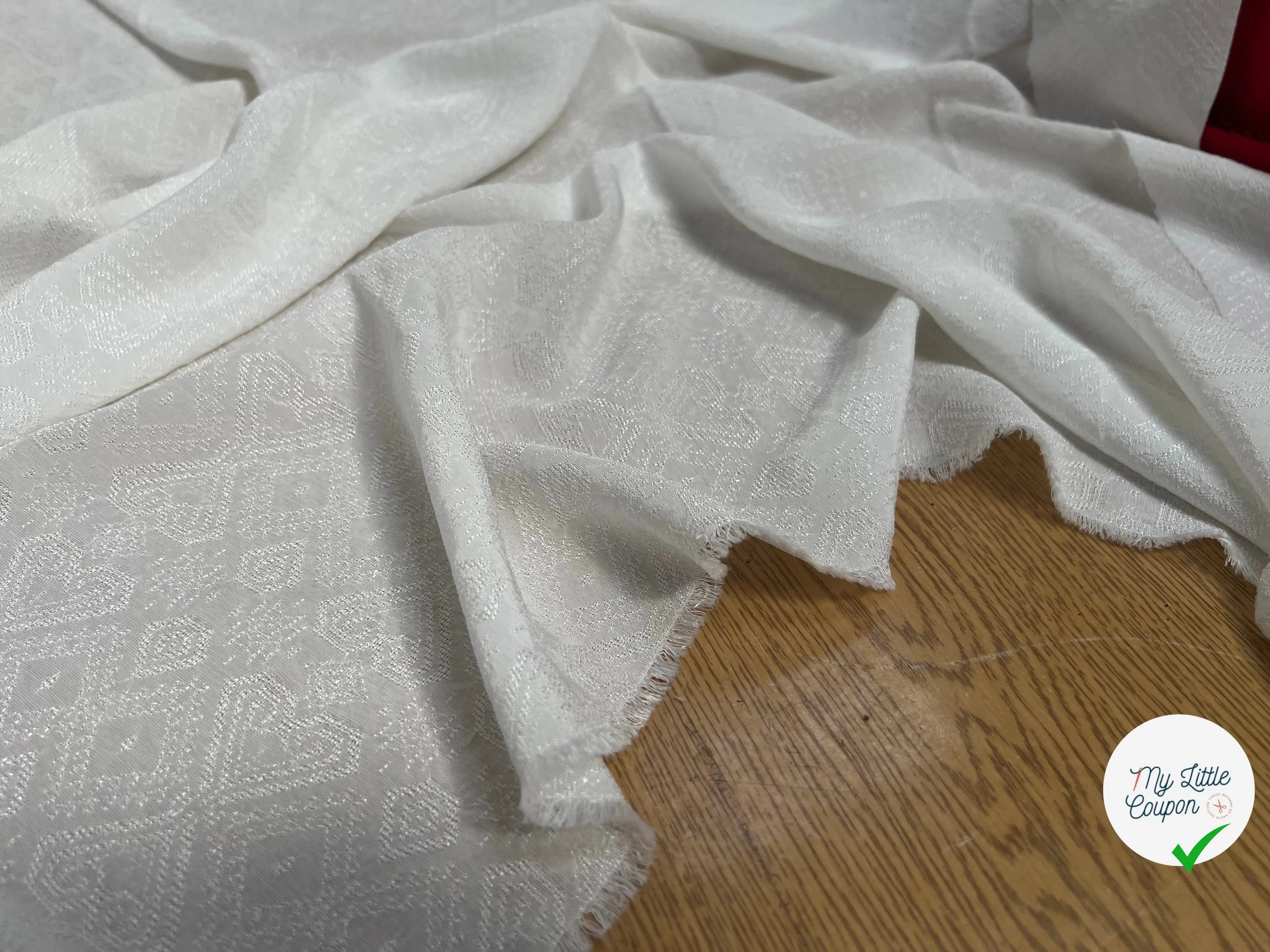 VISCOSE JACQUARD BLANC MOTIFS TONS SUR TONS BRILLANTS - My Little Coupon