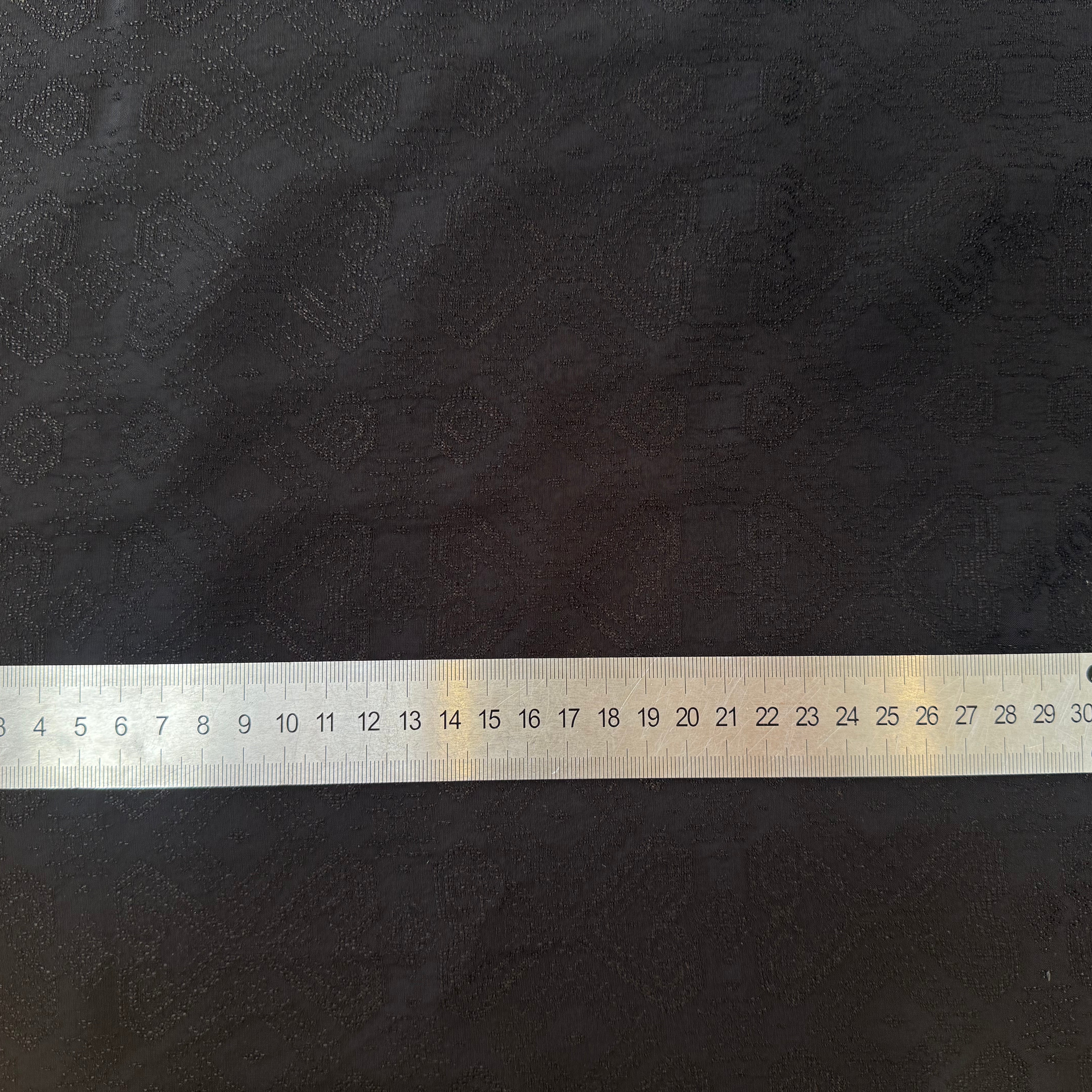 VISCOSE JACQUARD NOIR MOTIFS TONS SUR TONS BRILLANTS - My Little Coupon