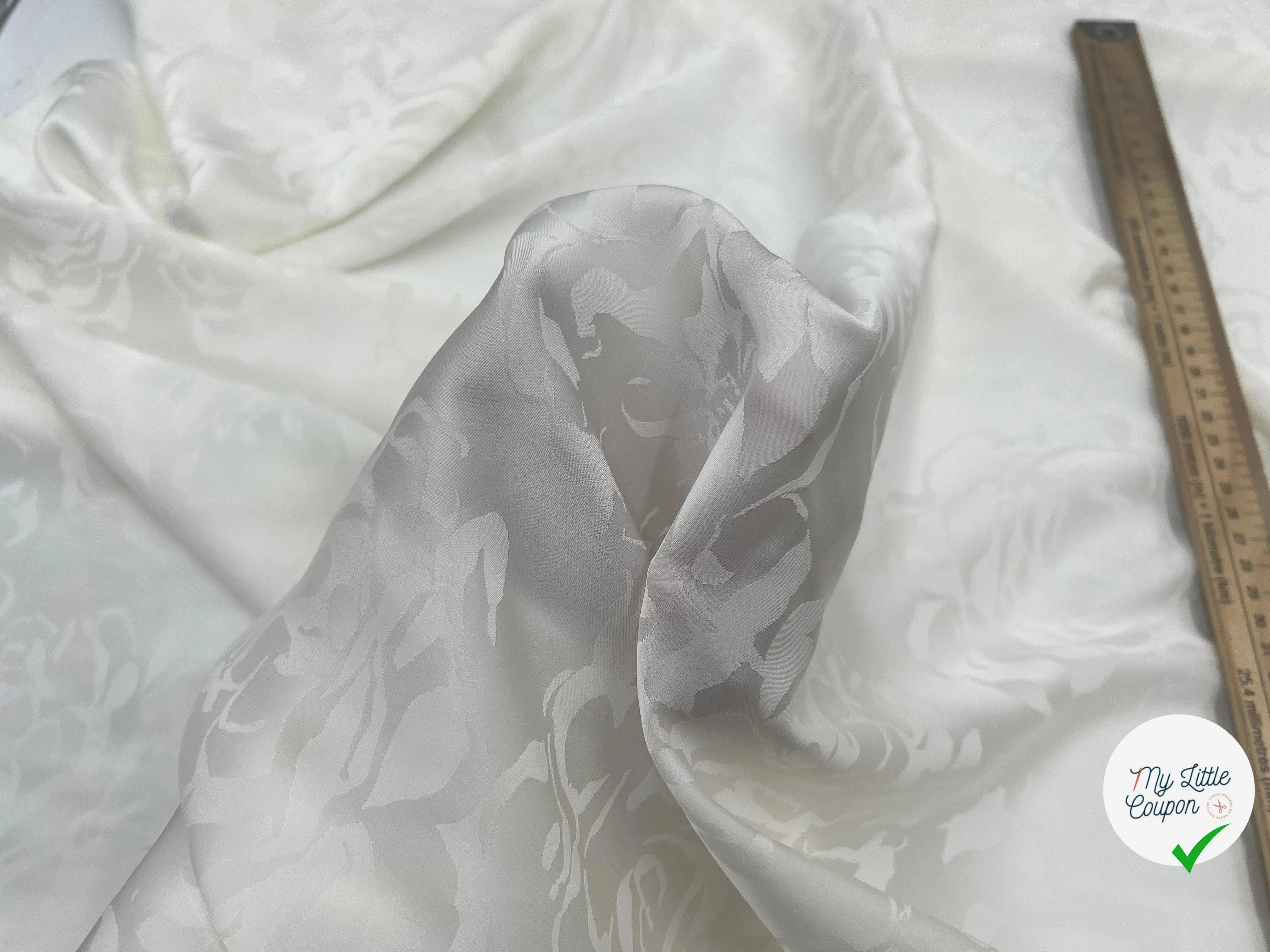 VISCOSE JACQUARD OFF WHITE - My Little Coupon - tissu - coudre