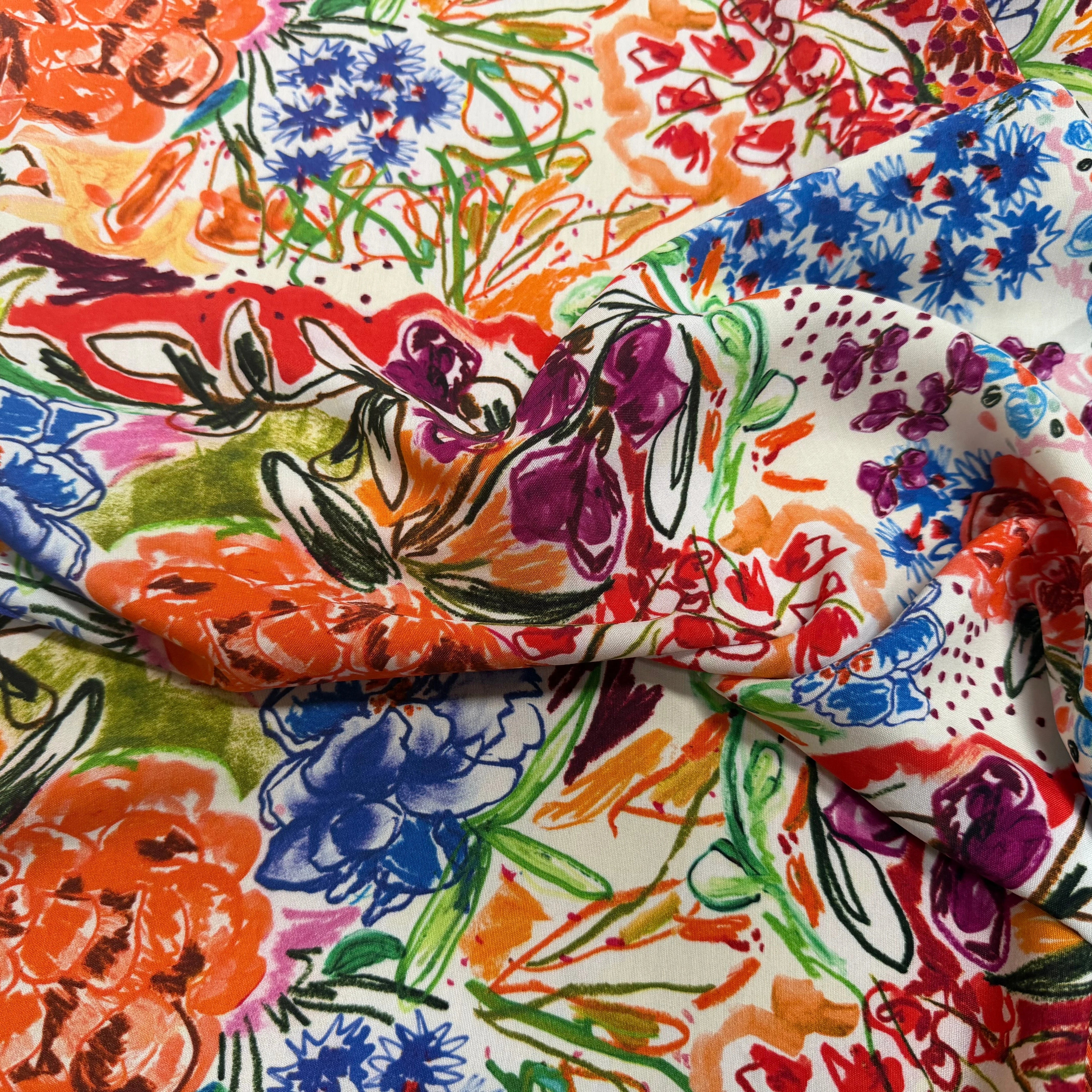 VISCOSE LÉGÈREMENT CREPÉE IMPRIMÉ FLORAL MULTICOLORE FANTASY GARDEN - My Little Coupon