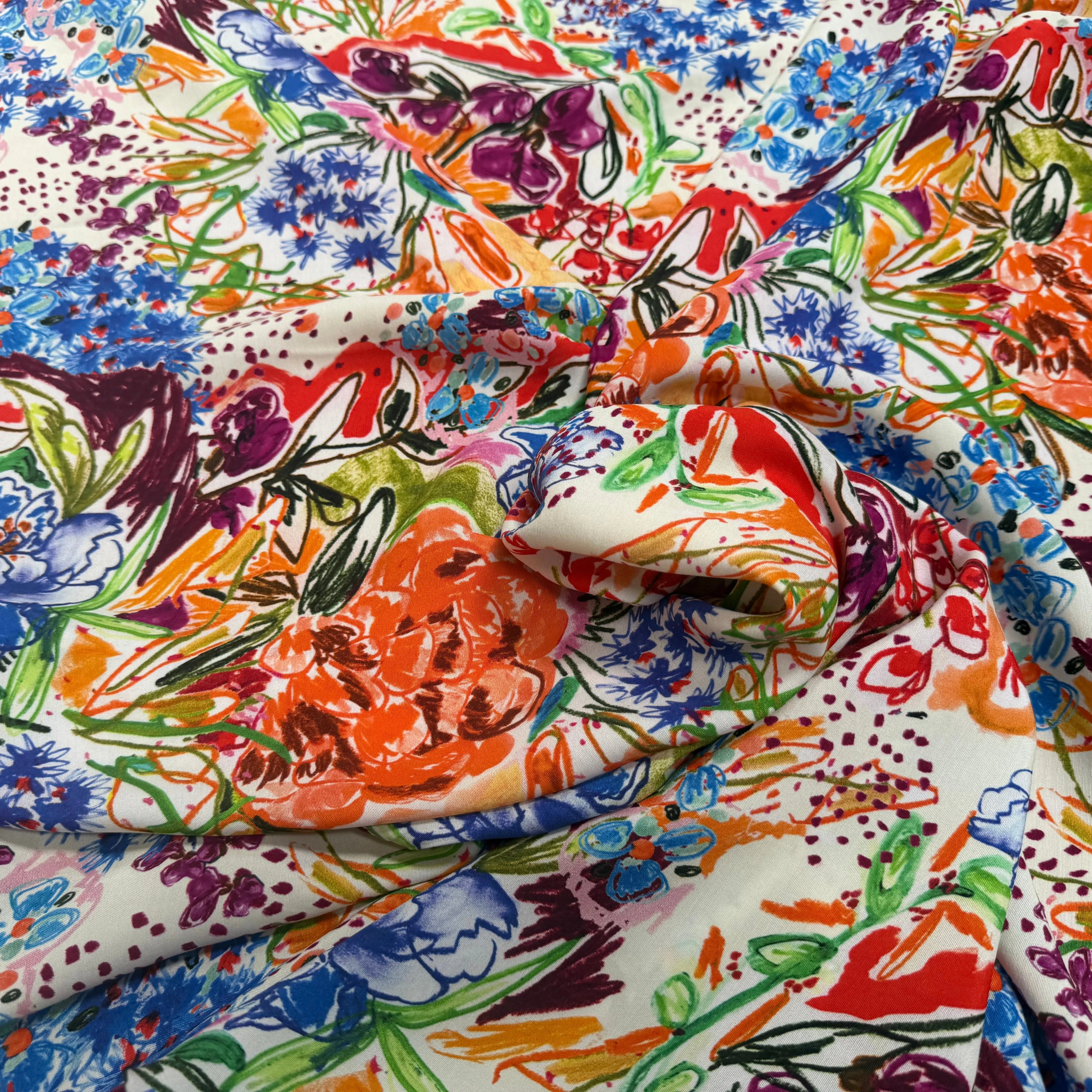 VISCOSE LÉGÈREMENT CREPÉE IMPRIMÉ FLORAL MULTICOLORE FANTASY GARDEN - My Little Coupon