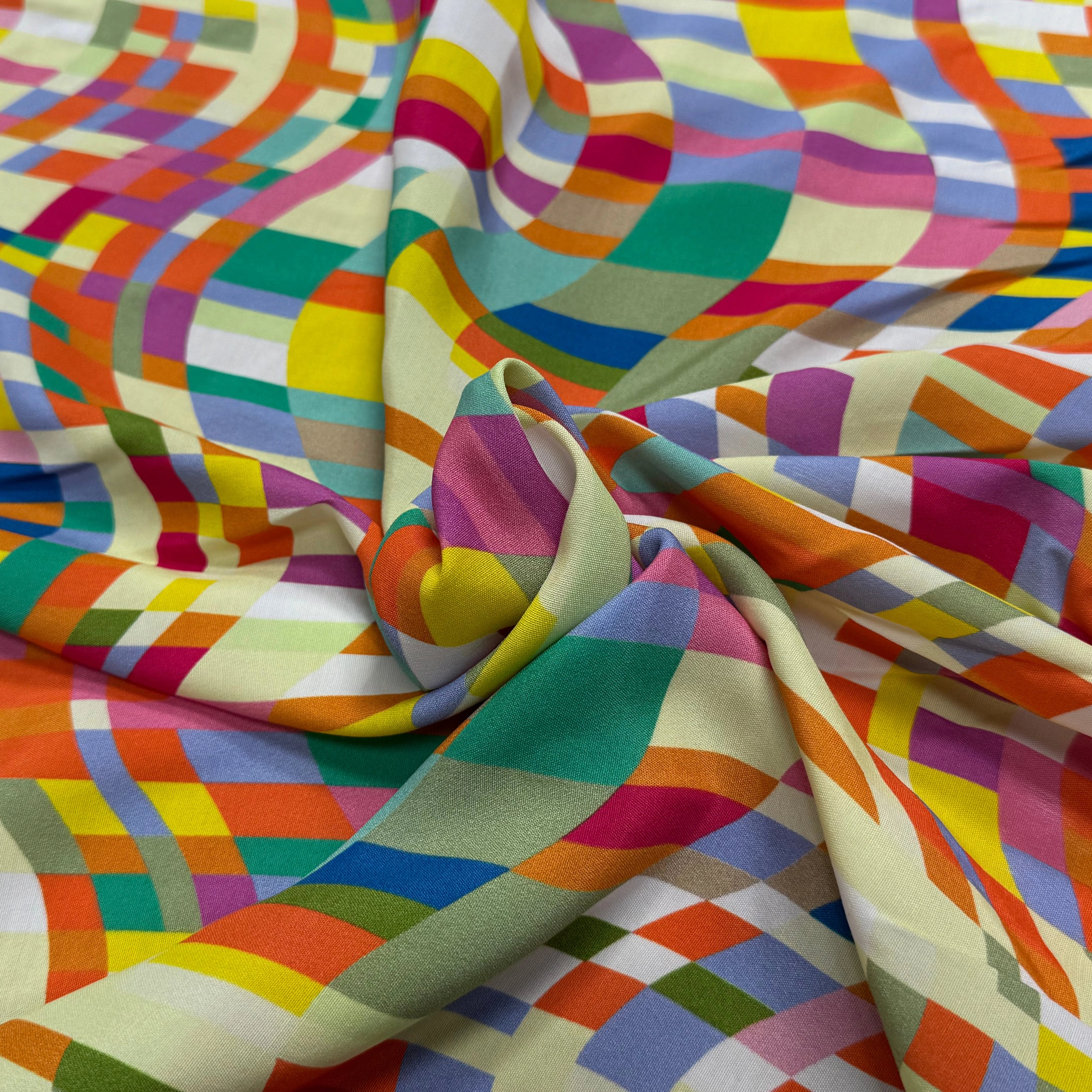 VISCOSE LÉGÈREMENT CREPÉE IMPRIMÉ GRAPHIQUE MULTICOLORE FANTASY COLORAMA - My Little Coupon