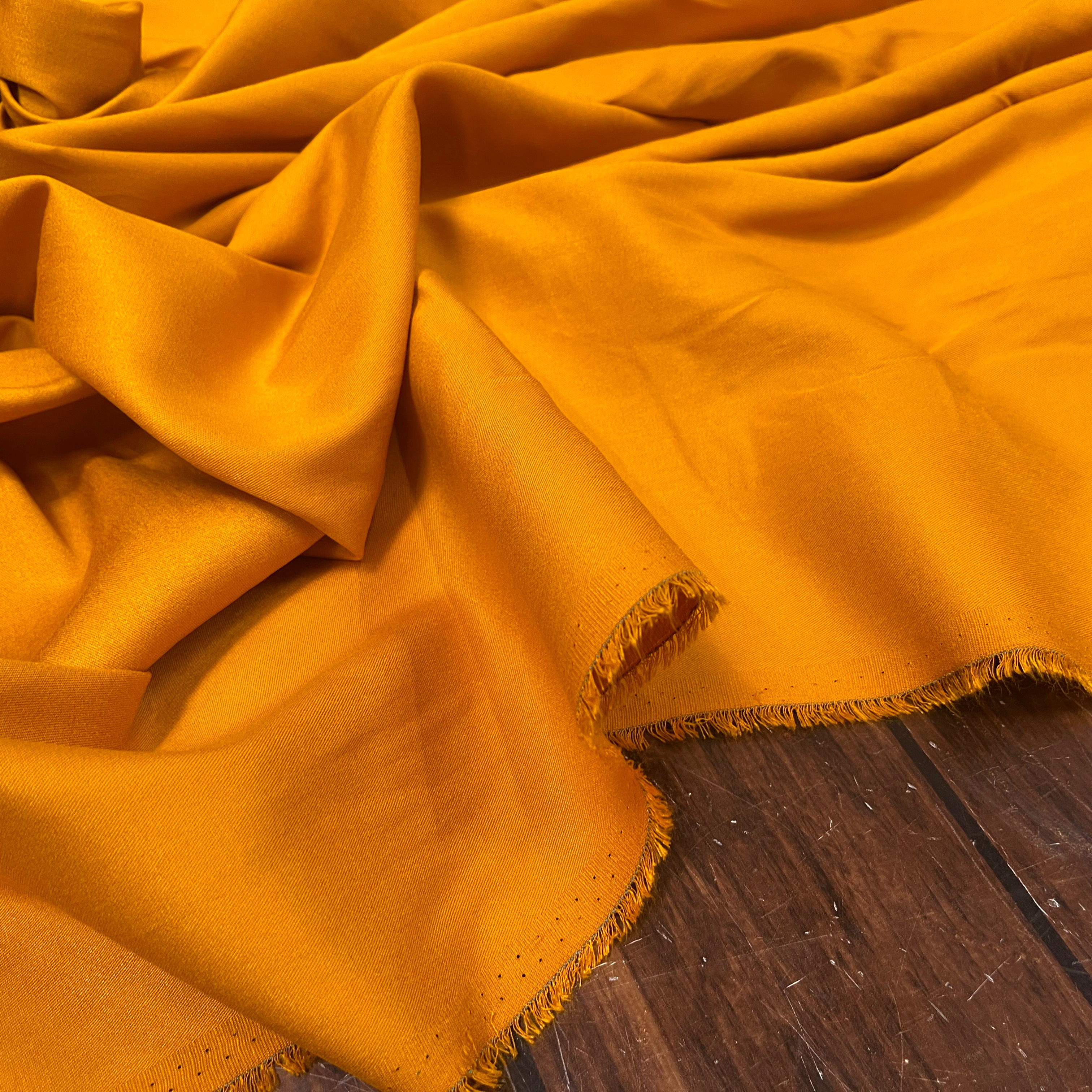 VISCOSE LOURDE SERGEE SCHINTZEE LÉGÈREMENT BRILLANTE - My Little Coupon