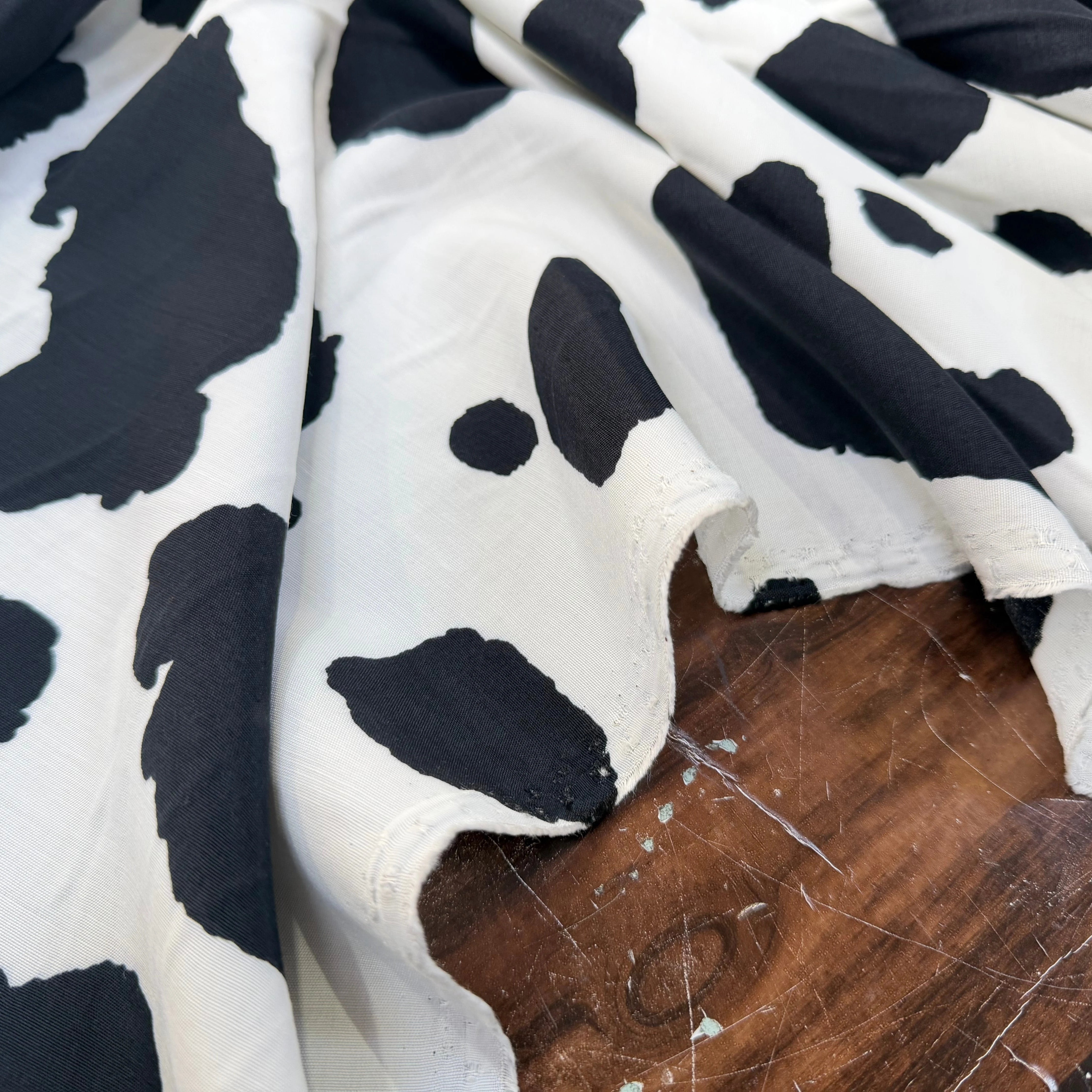 VISCOSE MOTIF ANIMALIER BLANC ET NOIR - My Little Coupon