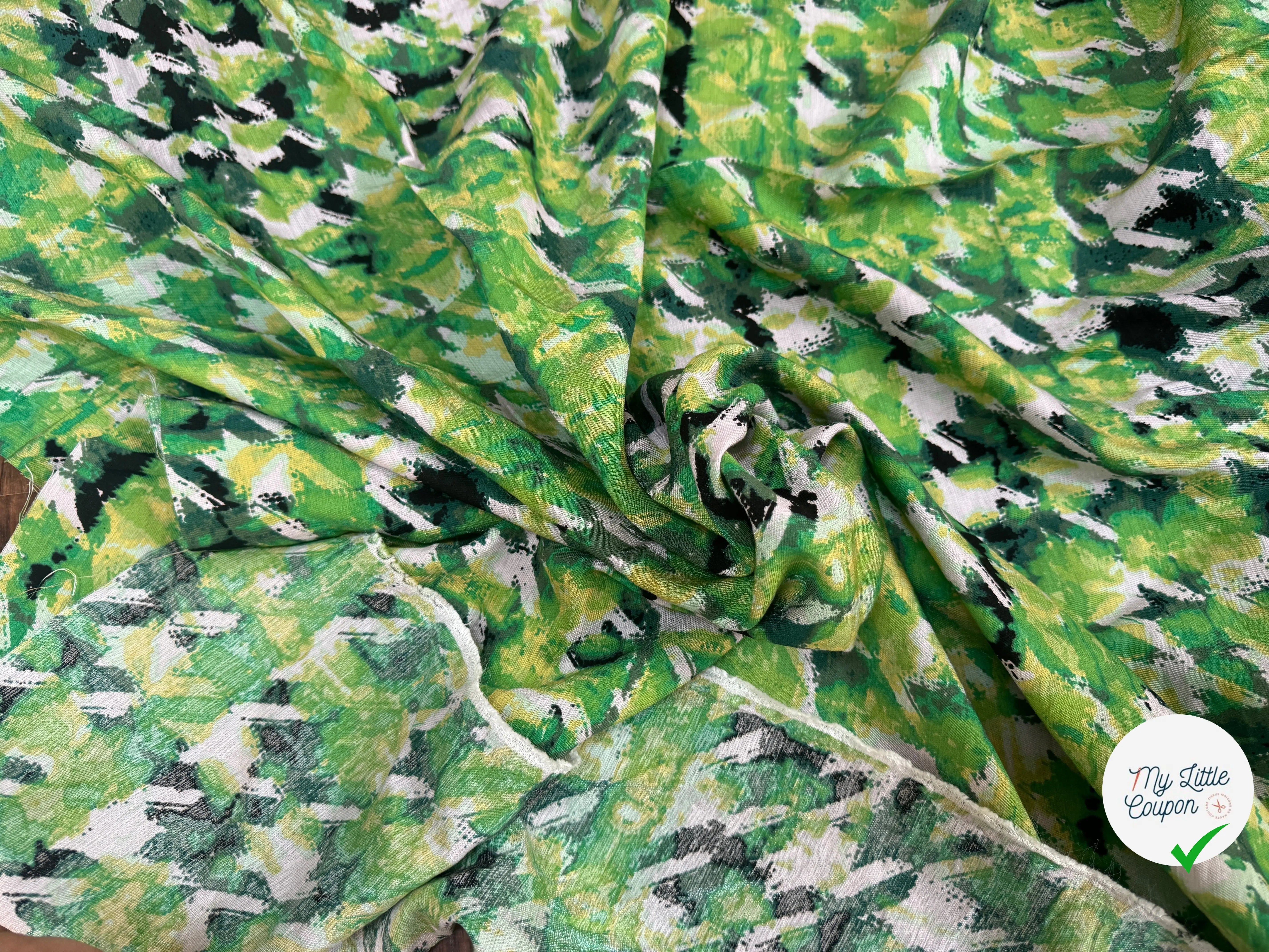 VISCOSE NYLON TWILL TISSU IMPRIMÉ ABSTRAIT VERT - My Little Coupon