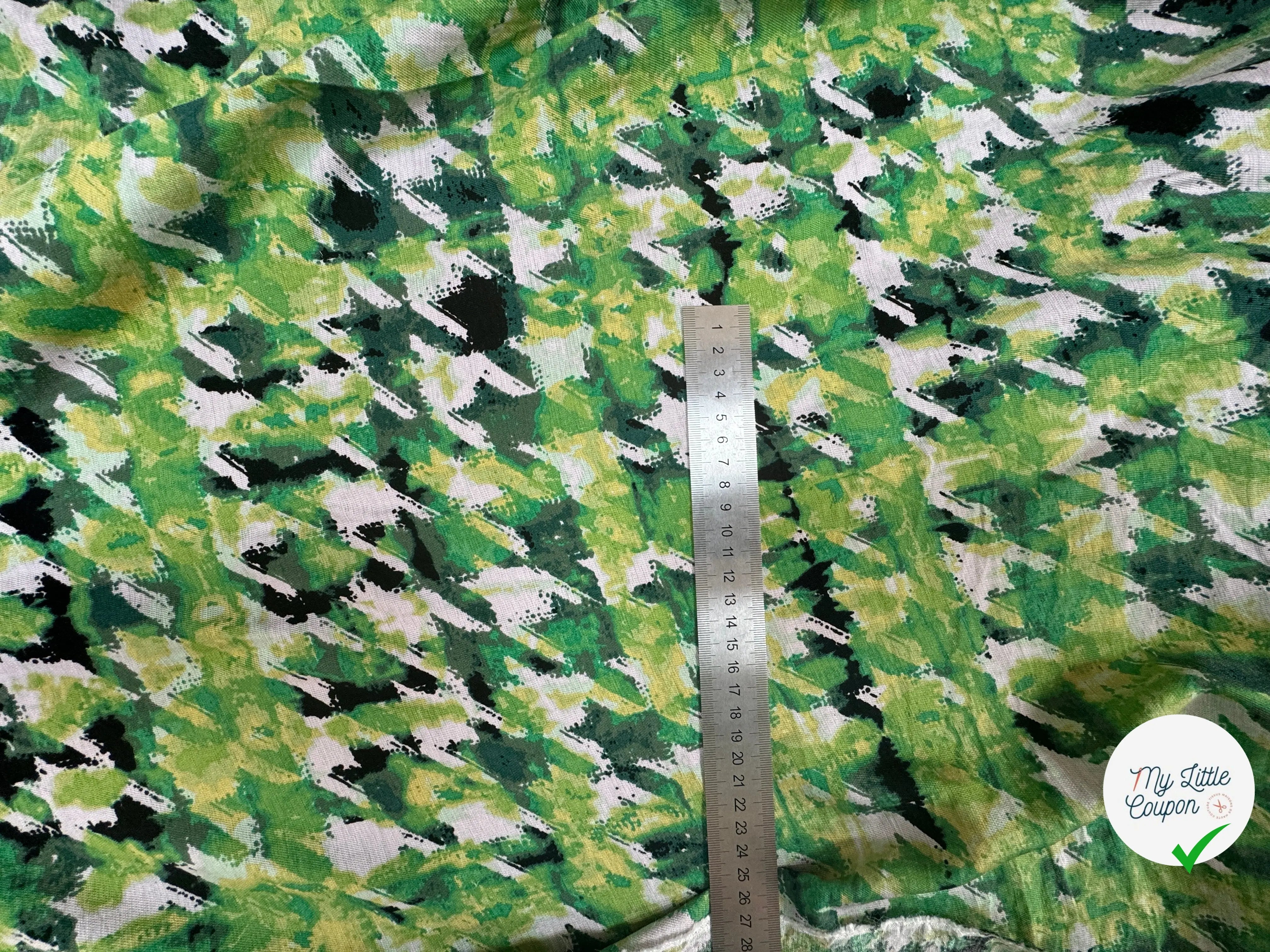 VISCOSE NYLON TWILL TISSU IMPRIMÉ ABSTRAIT VERT - My Little Coupon