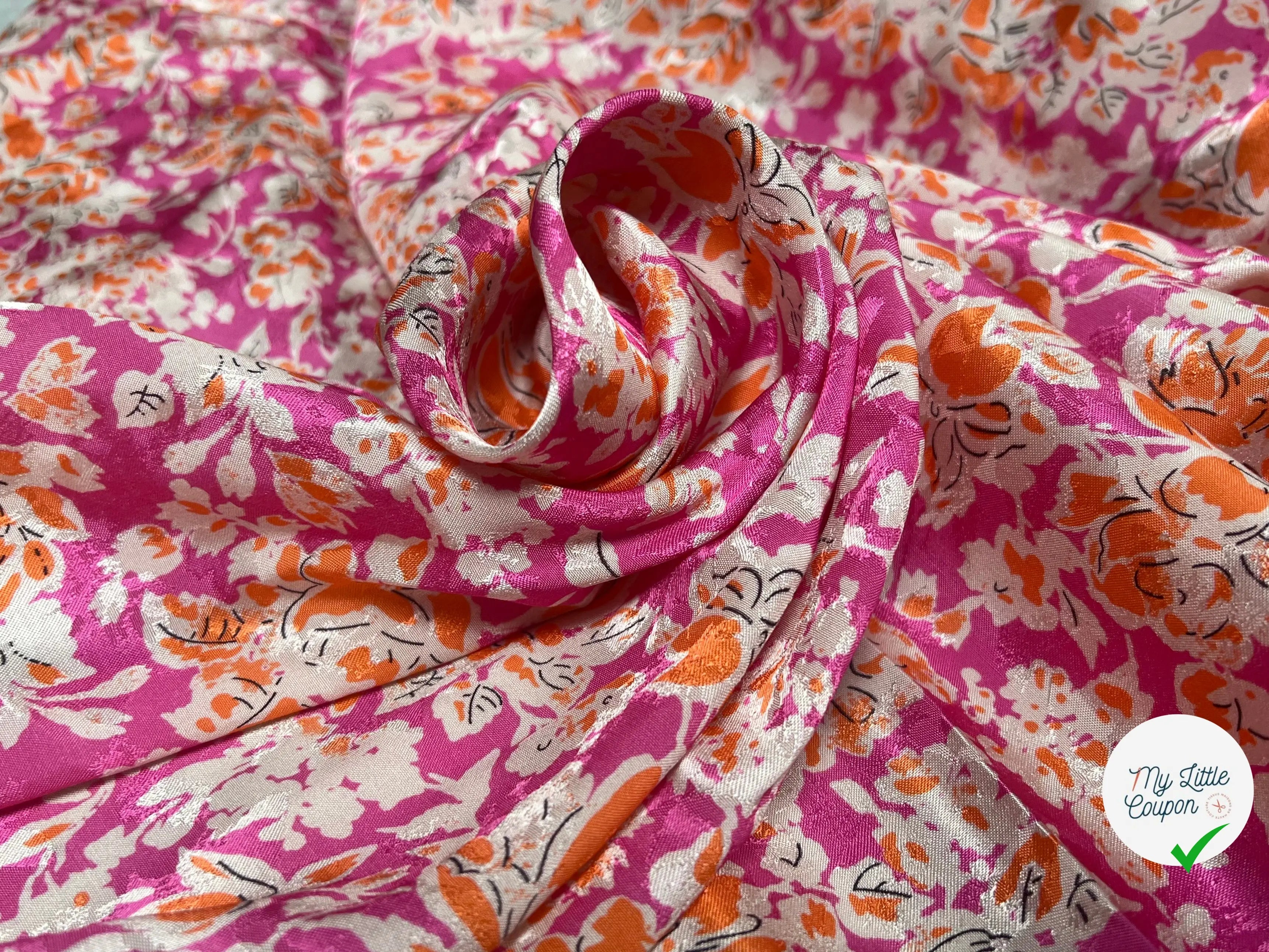 VISCOSE PARADIS DE FLEURS ROSÉES- coupon de tissu de 1 mètre - My Little Coupon - tissu - coudre